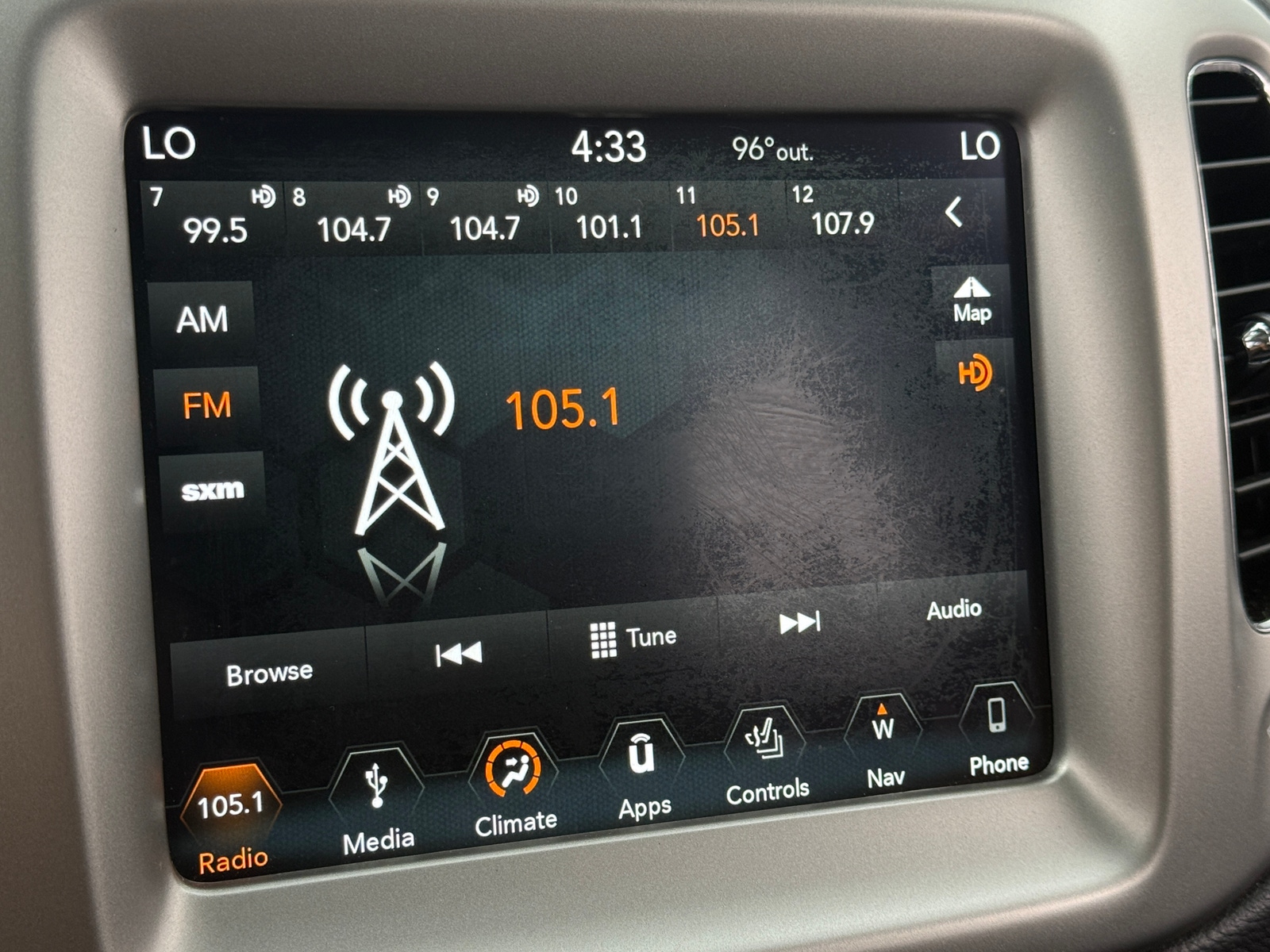Thumbnail: 2019 Jeep Compass - 3