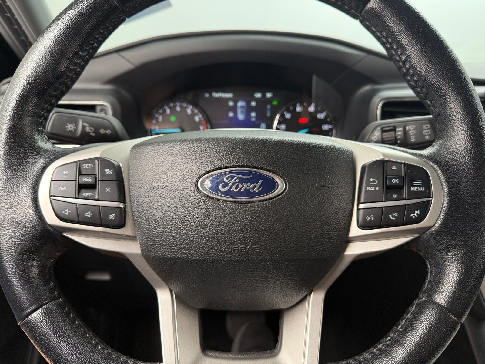 Thumbnail: 2022 Ford Explorer - 5