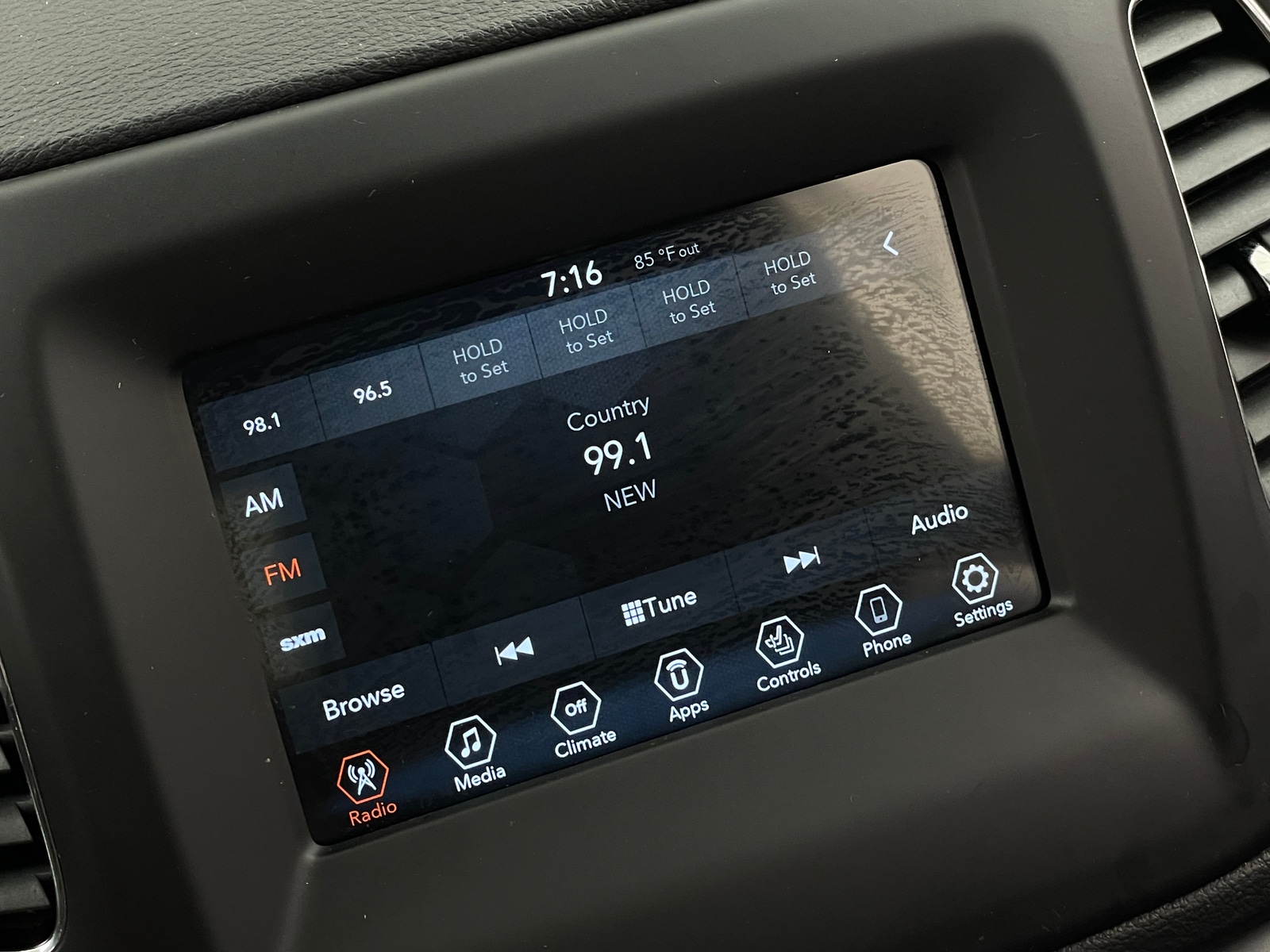 Thumbnail: 2019 Jeep Compass - 4