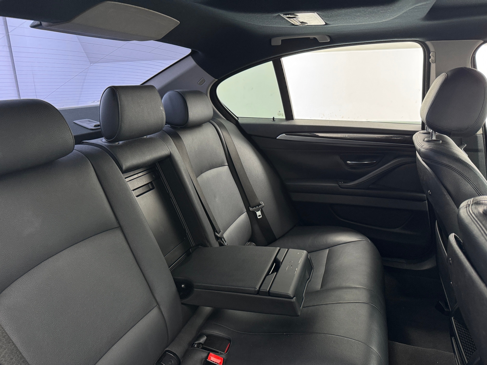 Thumbnail: 2015 BMW 5 Series - 5