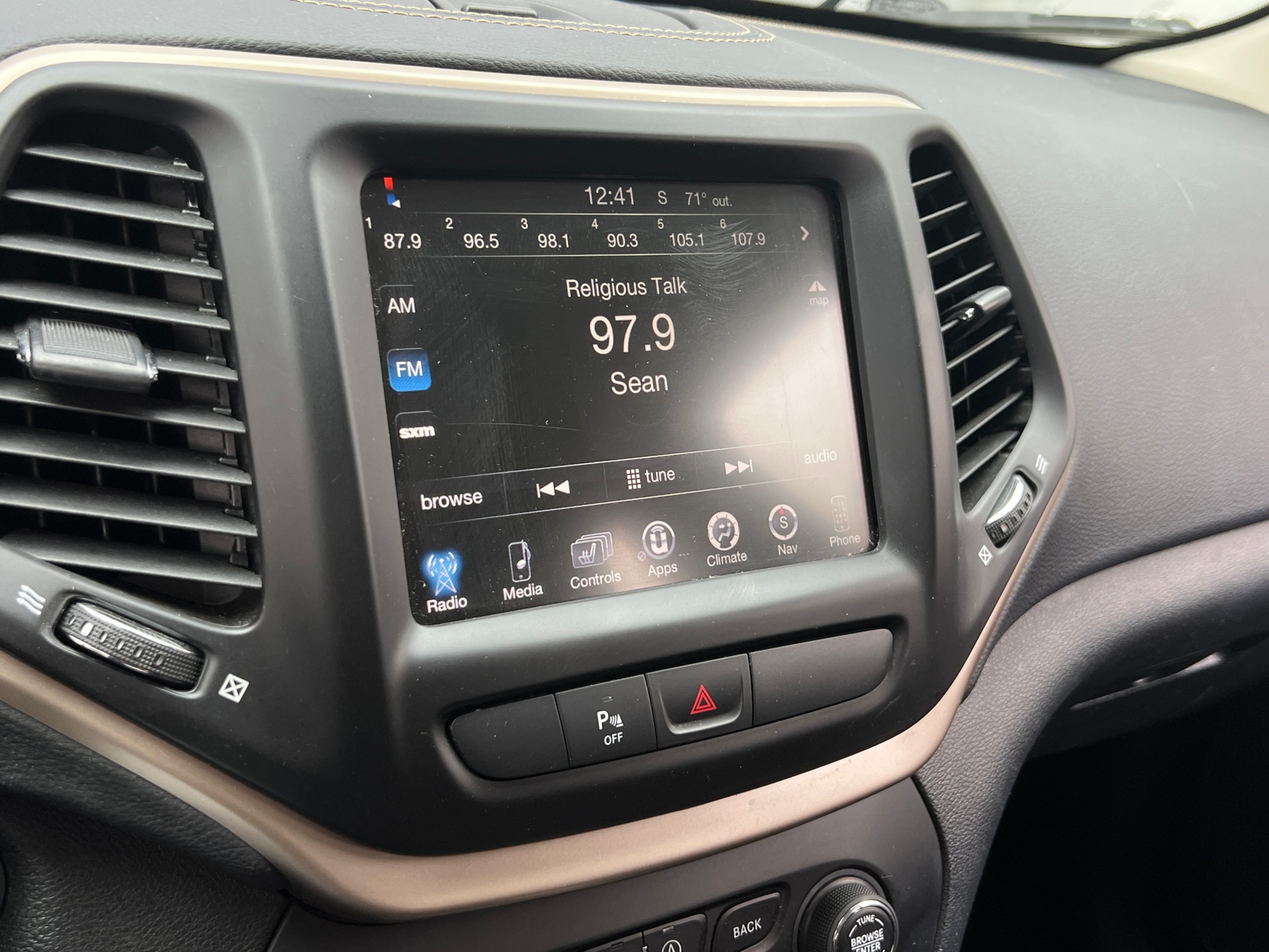 Thumbnail: 2016 Jeep Cherokee - 4