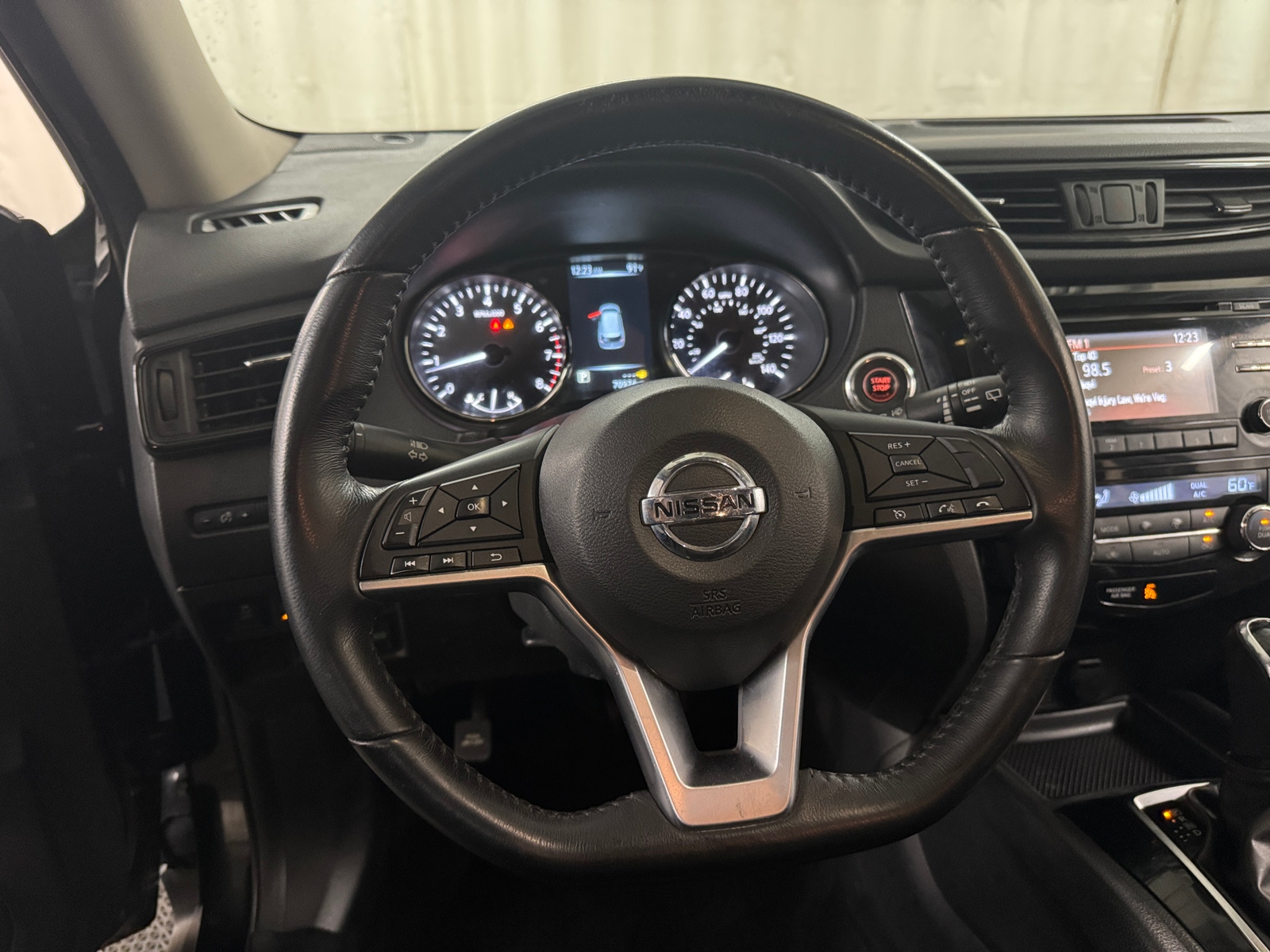 Thumbnail: 2017 Nissan Rogue - 5