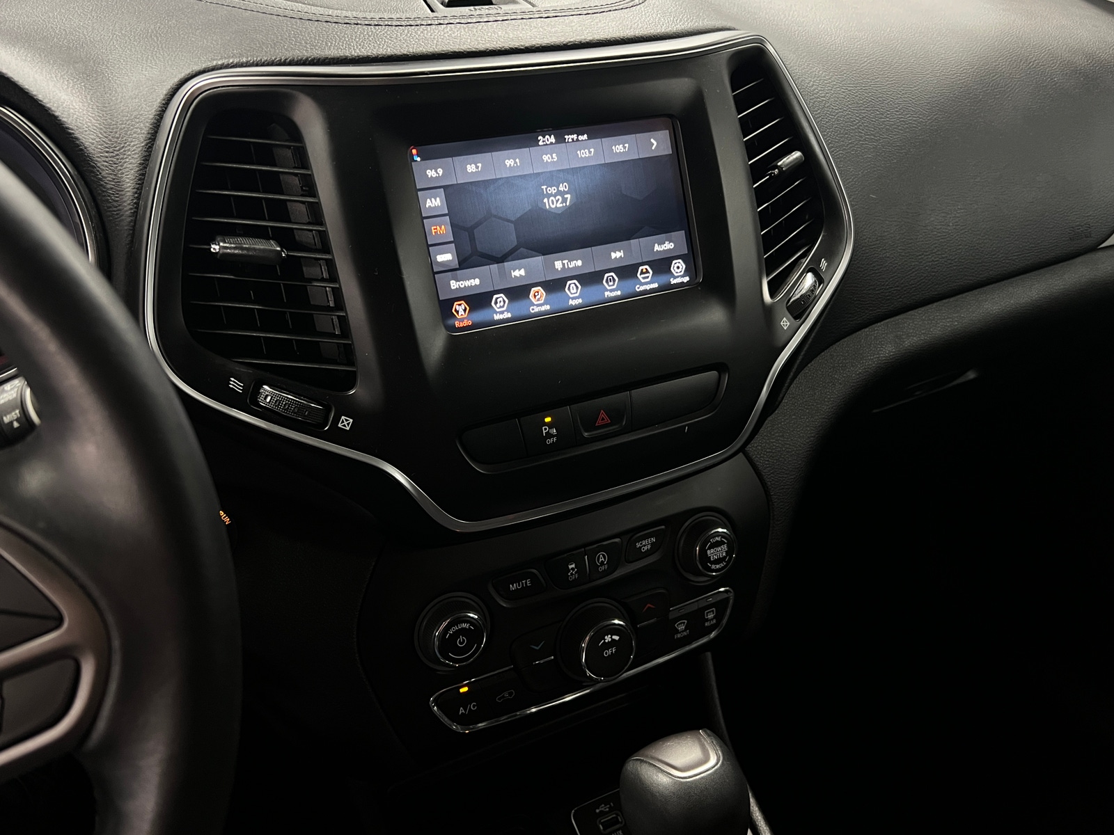 Thumbnail: 2019 Jeep Cherokee - 4