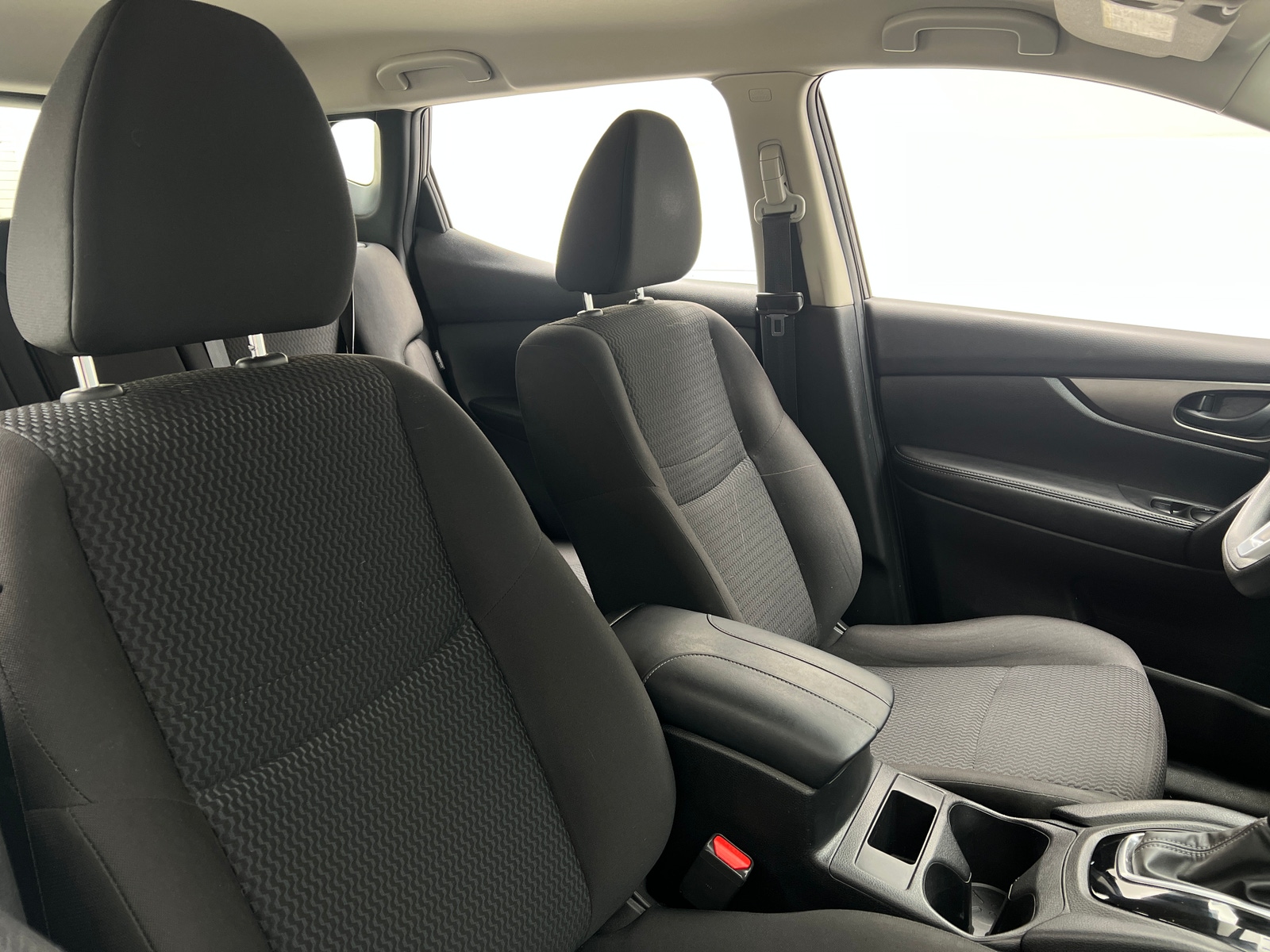 Thumbnail: 2020 Nissan Rogue Sport - 2