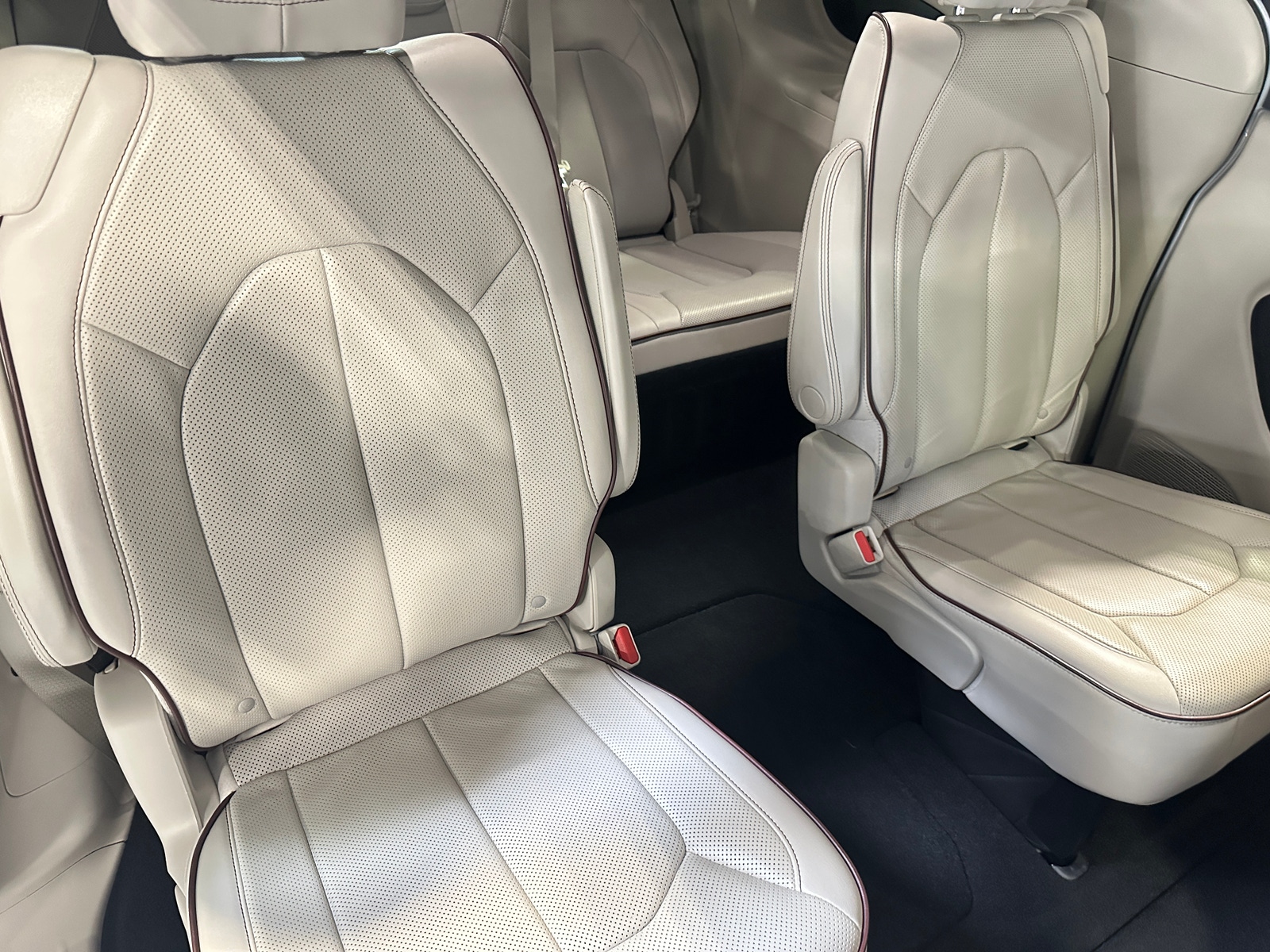 Thumbnail: 2017 Chrysler Pacifica - 5