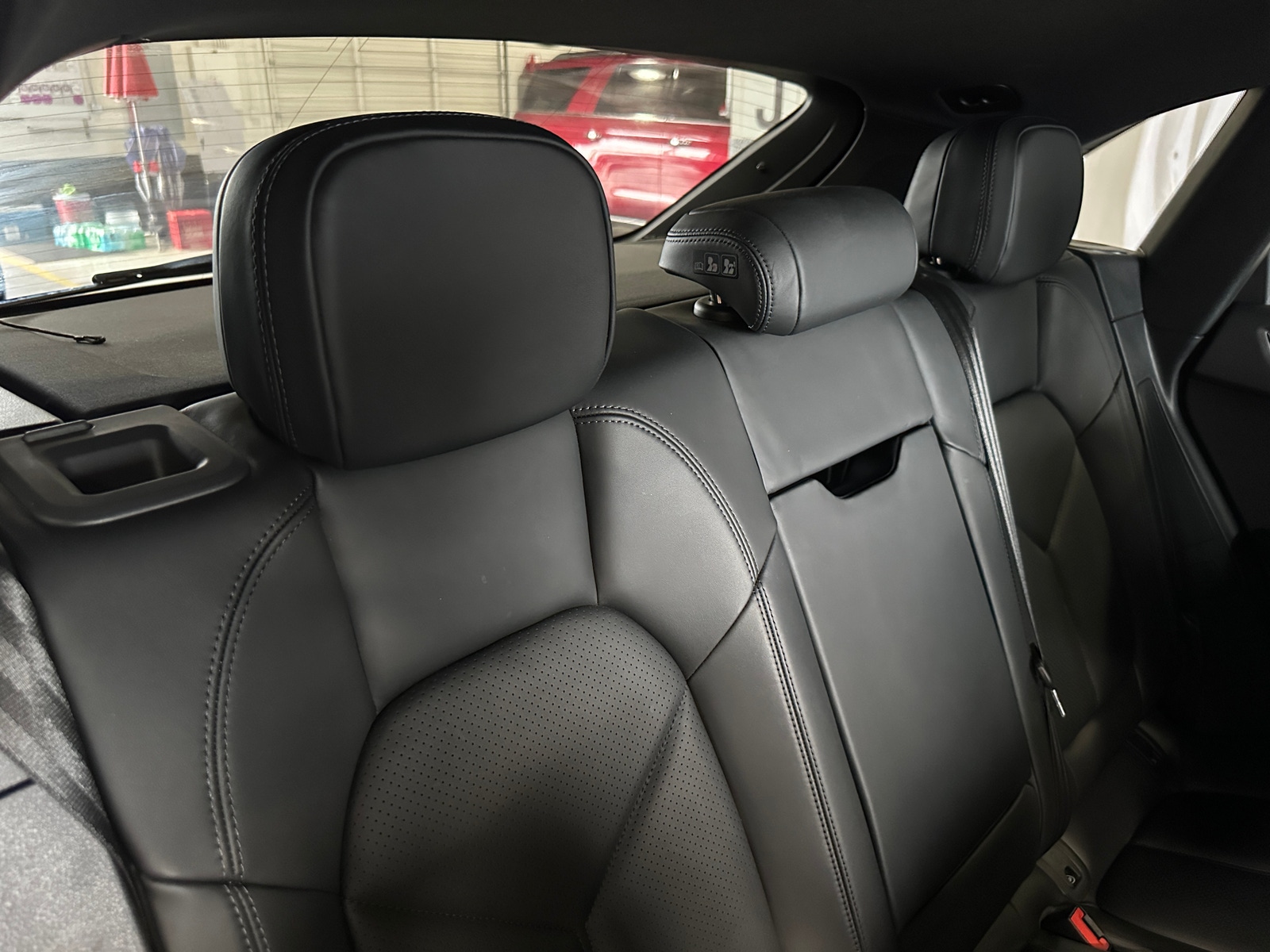 Thumbnail: 2023 Porsche Macan - 5