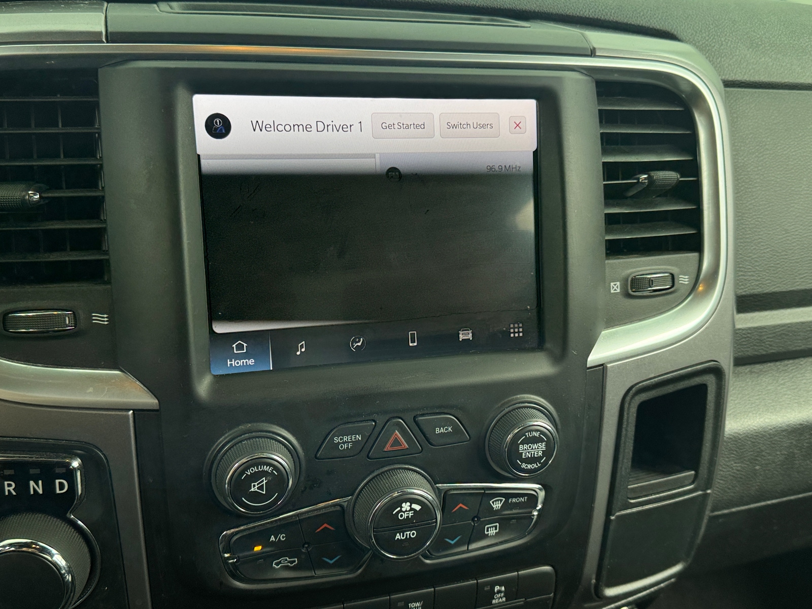 Thumbnail: 2022 RAM 1500 Classic - 4