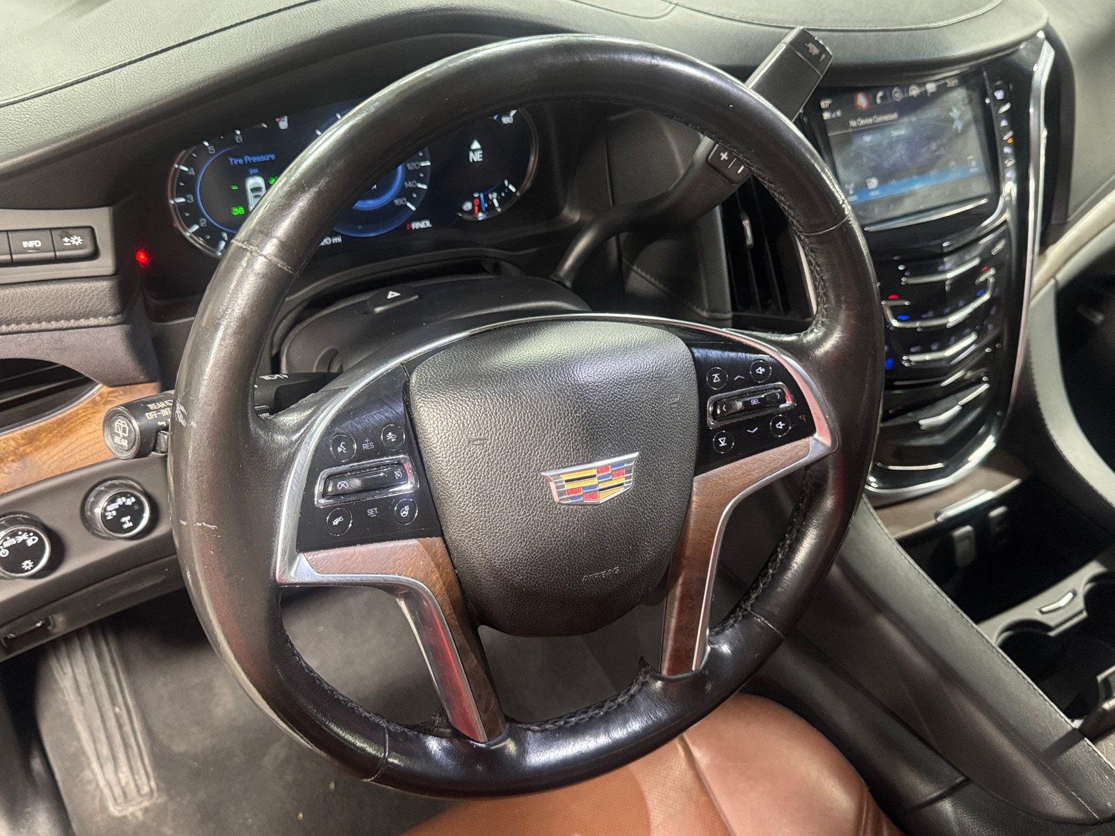 Thumbnail: 2017 Cadillac Escalade - 4