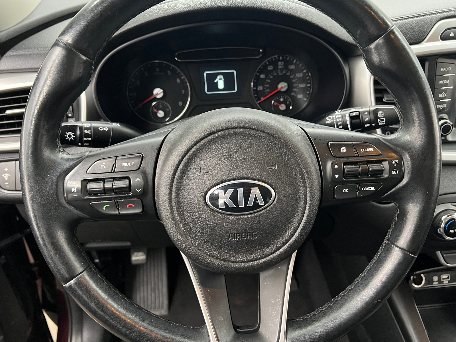 Thumbnail: 2017 Kia Sorento - 5