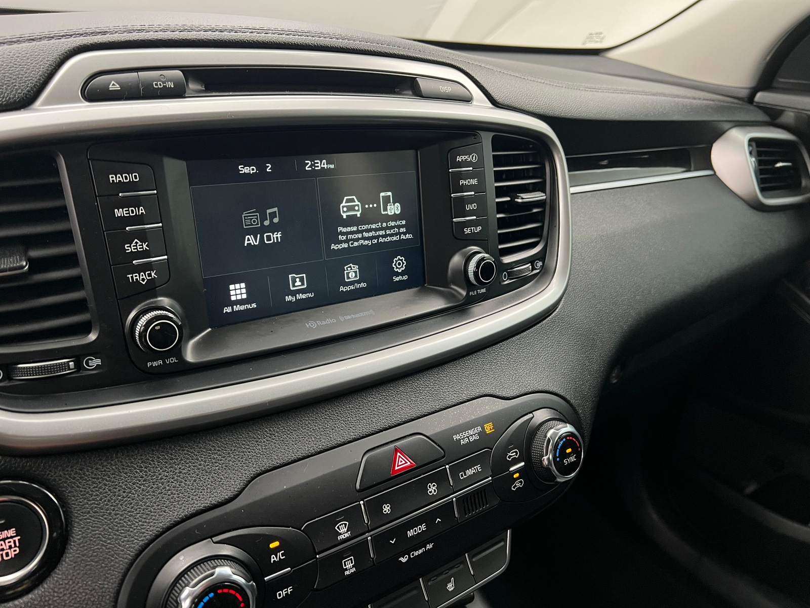 Thumbnail: 2017 Kia Sorento - 4