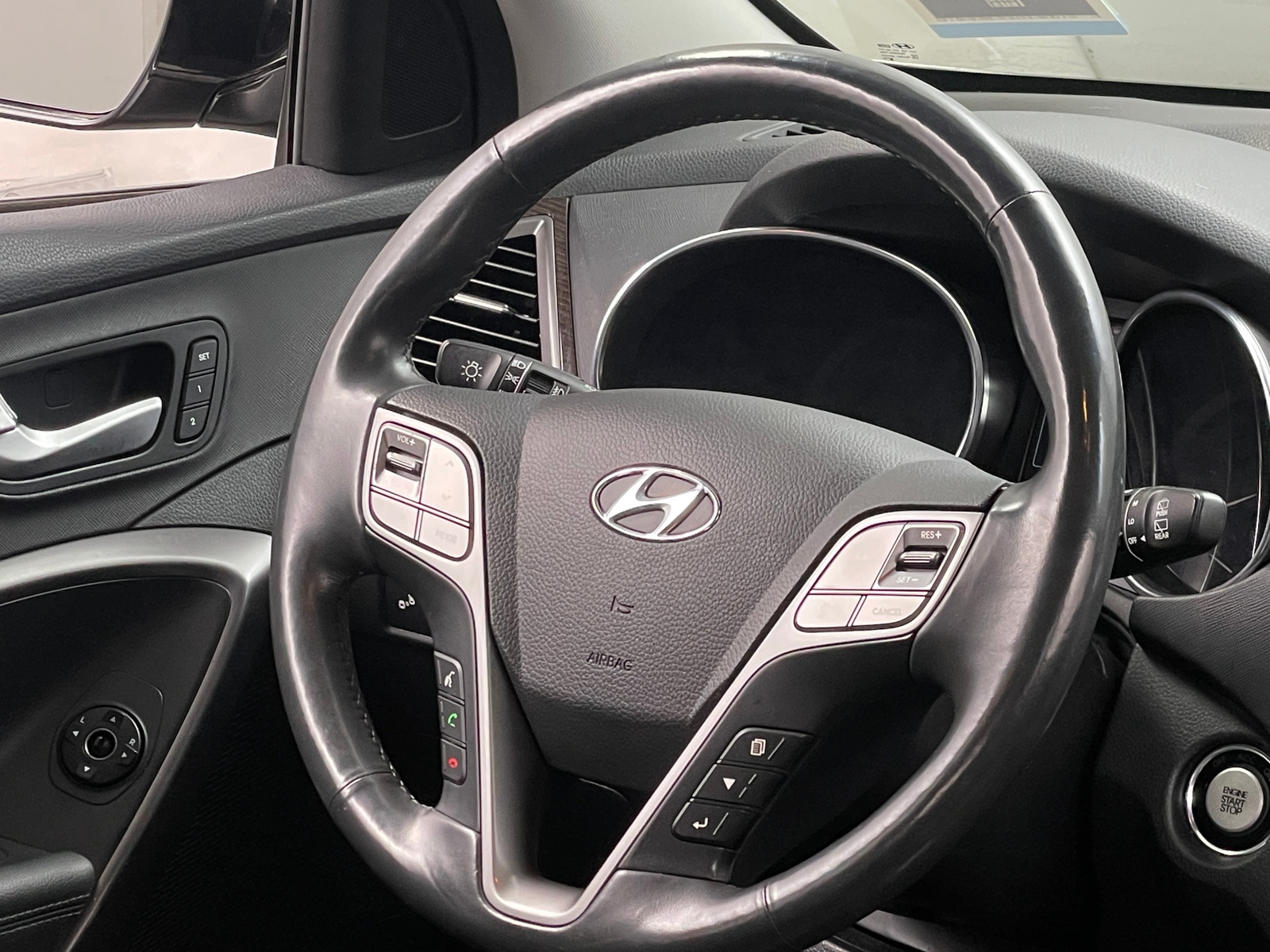 Thumbnail: 2017 Hyundai Santa Fe - 4