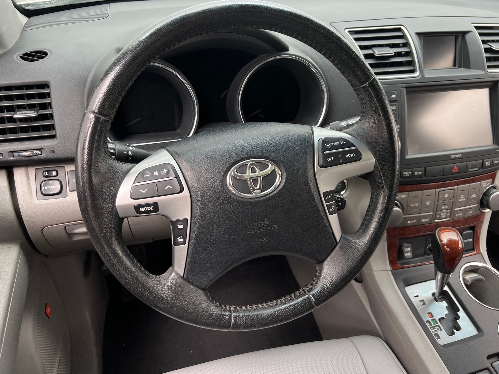 Thumbnail: 2012 Toyota Highlander - 4