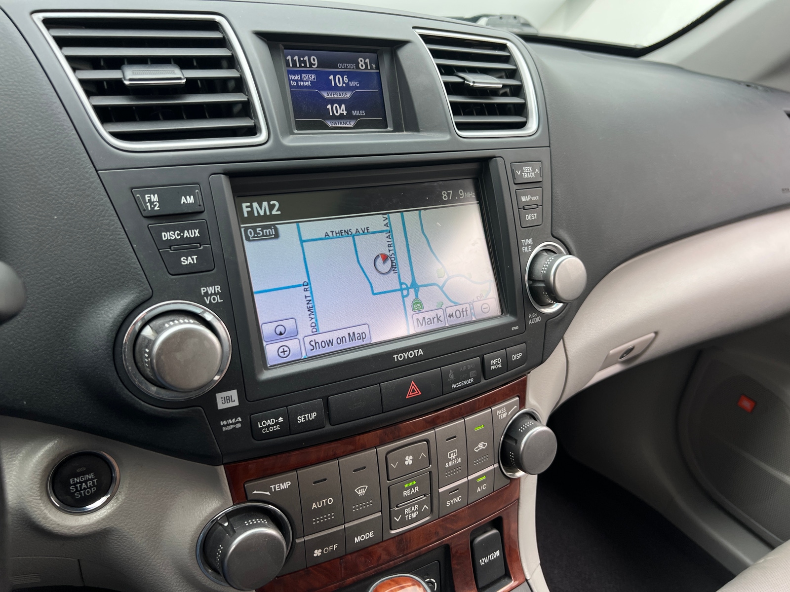Thumbnail: 2012 Toyota Highlander - 3