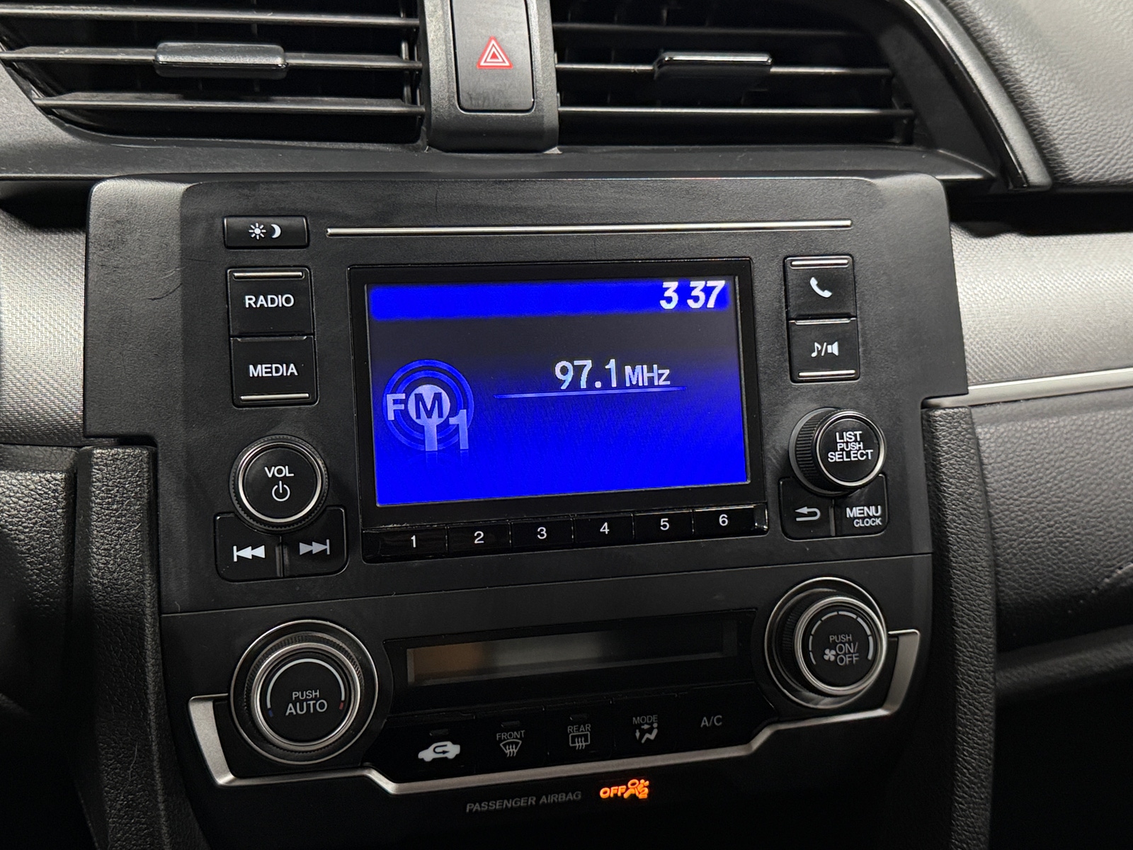 Thumbnail: 2016 Honda Civic - 4