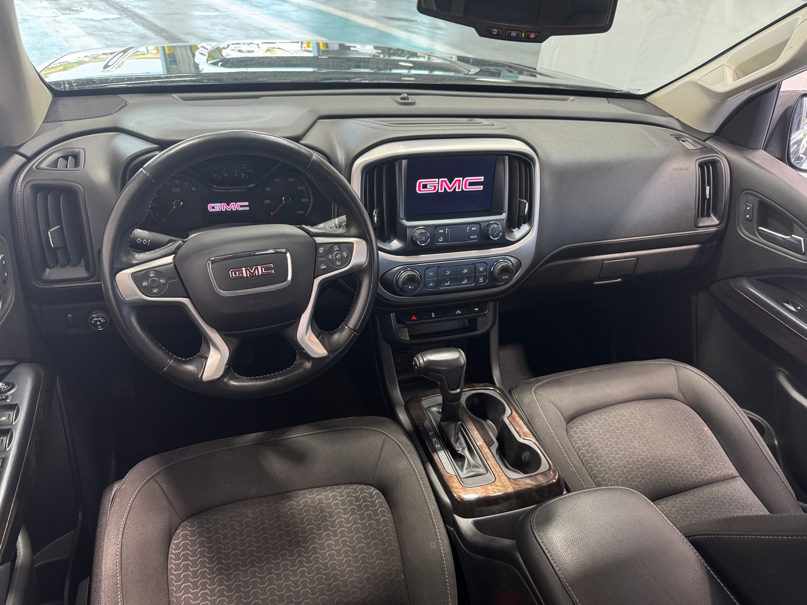 Thumbnail: 2019 GMC Canyon - 3
