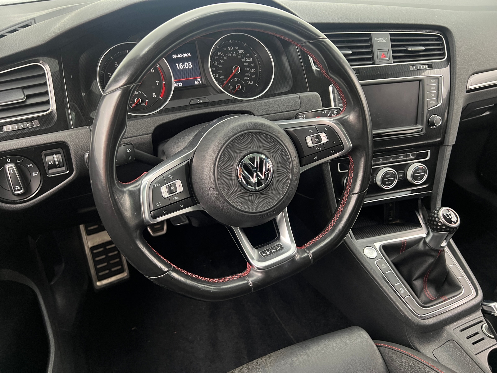 Thumbnail: 2017 Volkswagen Golf - 5