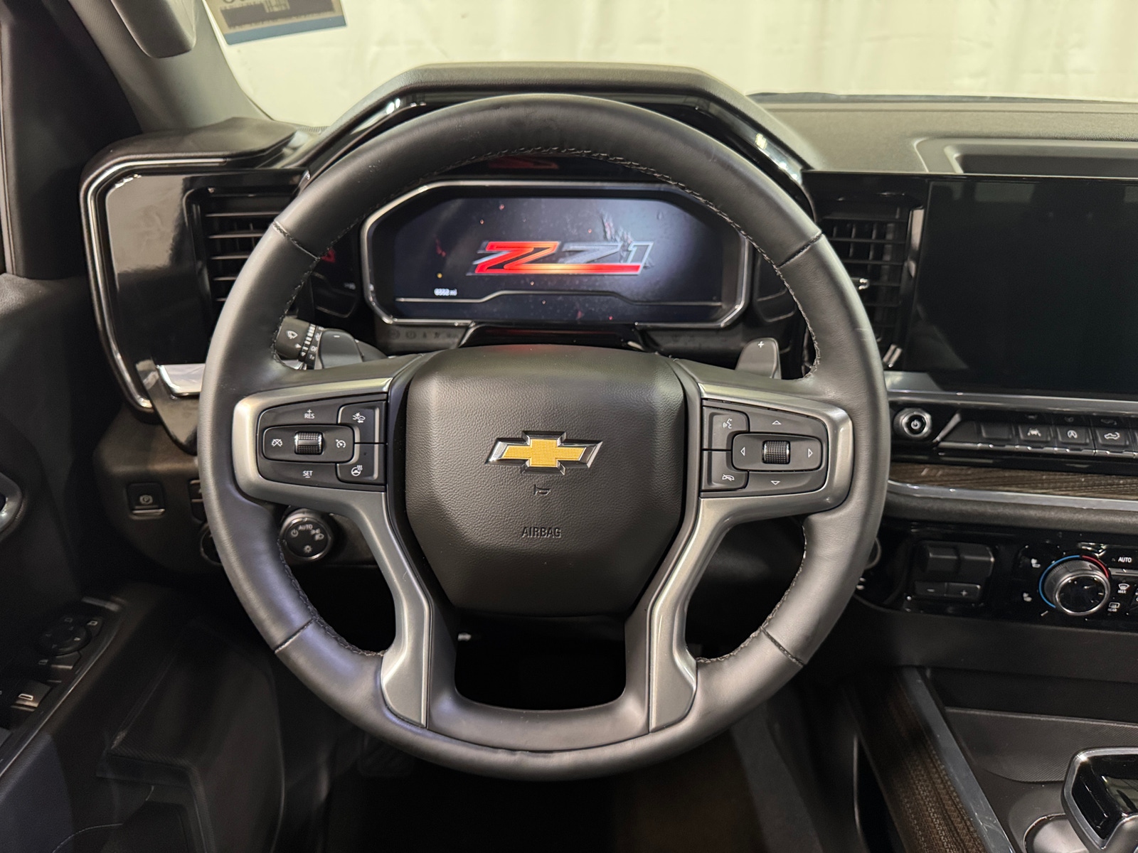 Thumbnail: 2025 Chevrolet Silverado 1500 - 5