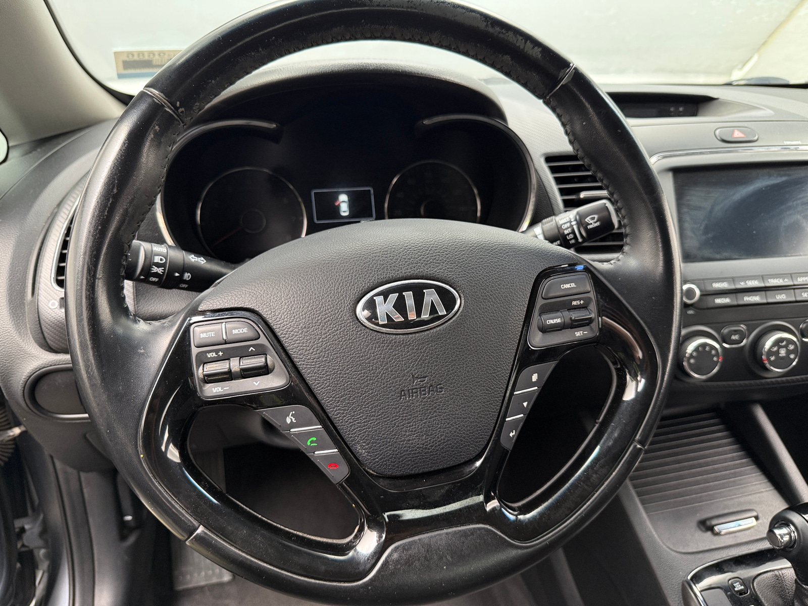 Thumbnail: 2017 Kia Forte - 5