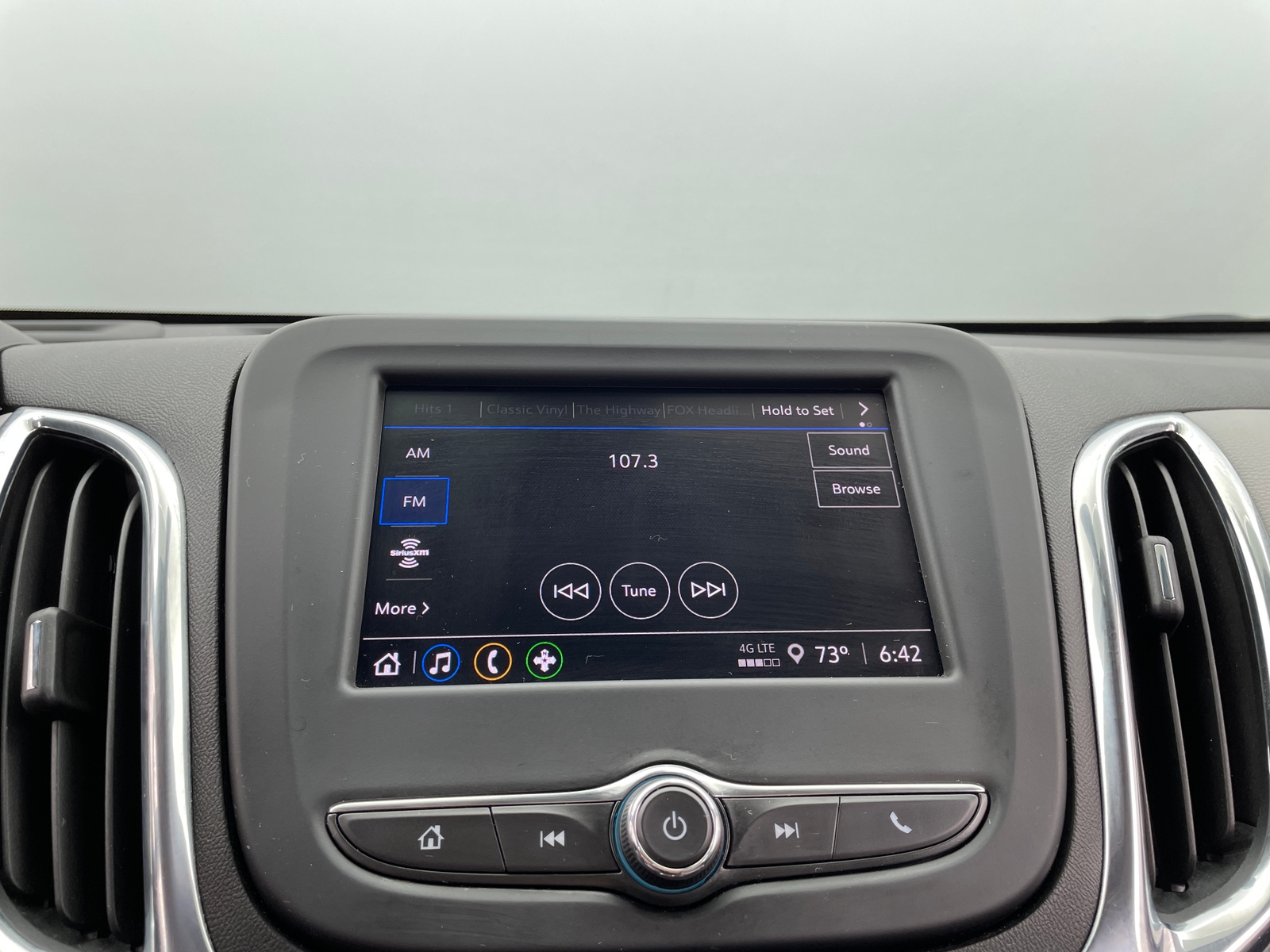 Thumbnail: 2023 Chevrolet Equinox - 4