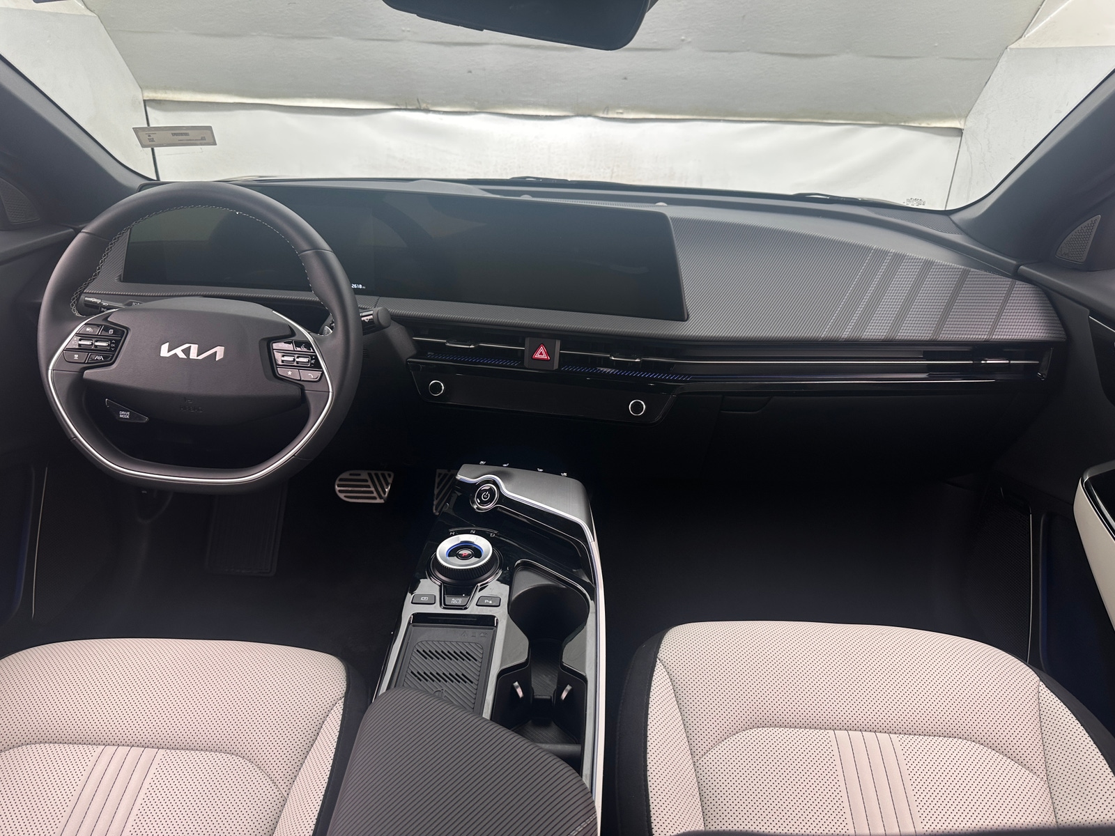 Thumbnail: 2024 Kia EV6 - 2