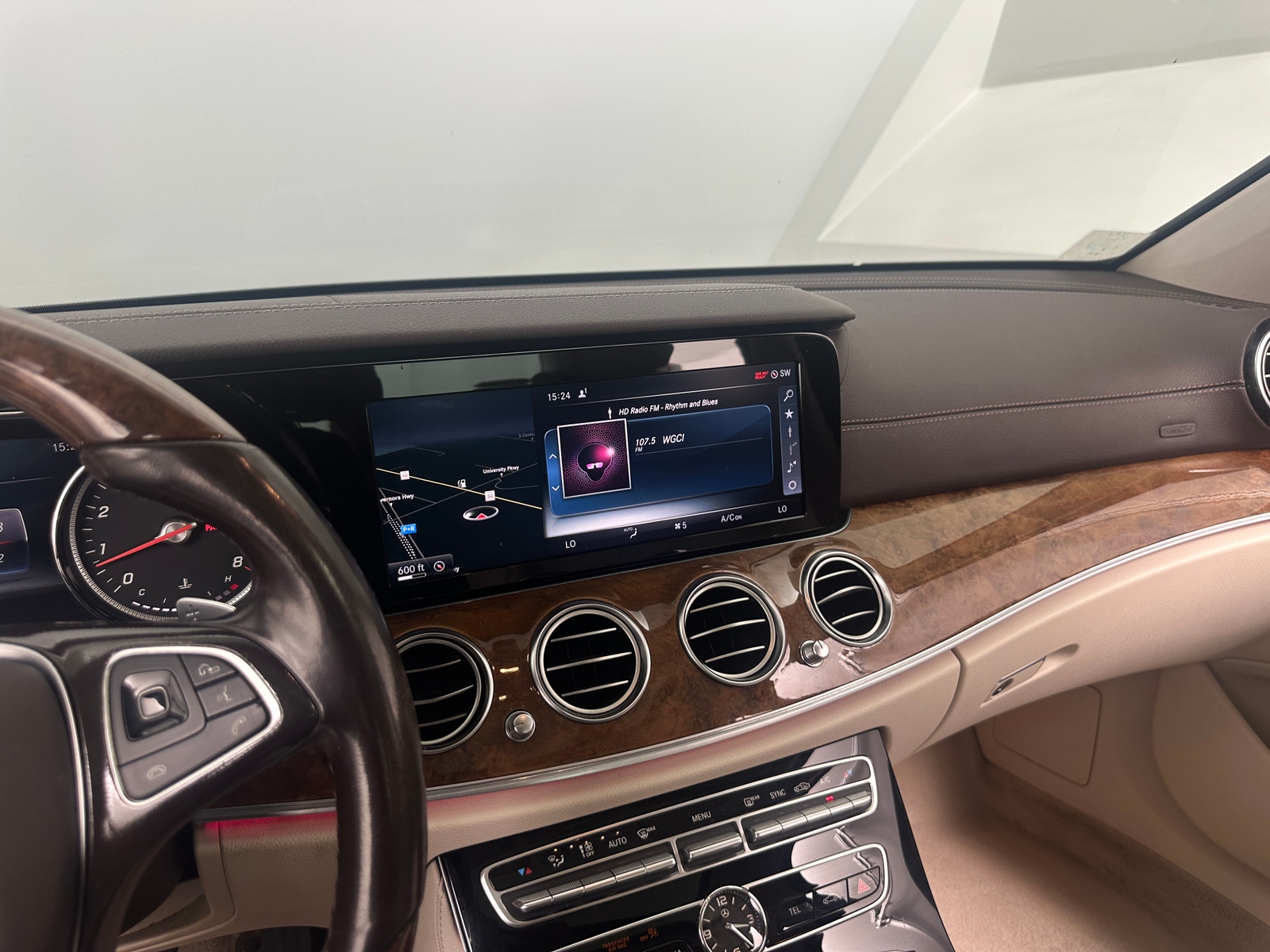 Thumbnail: 2017 Mercedes-Benz E-Class - 3