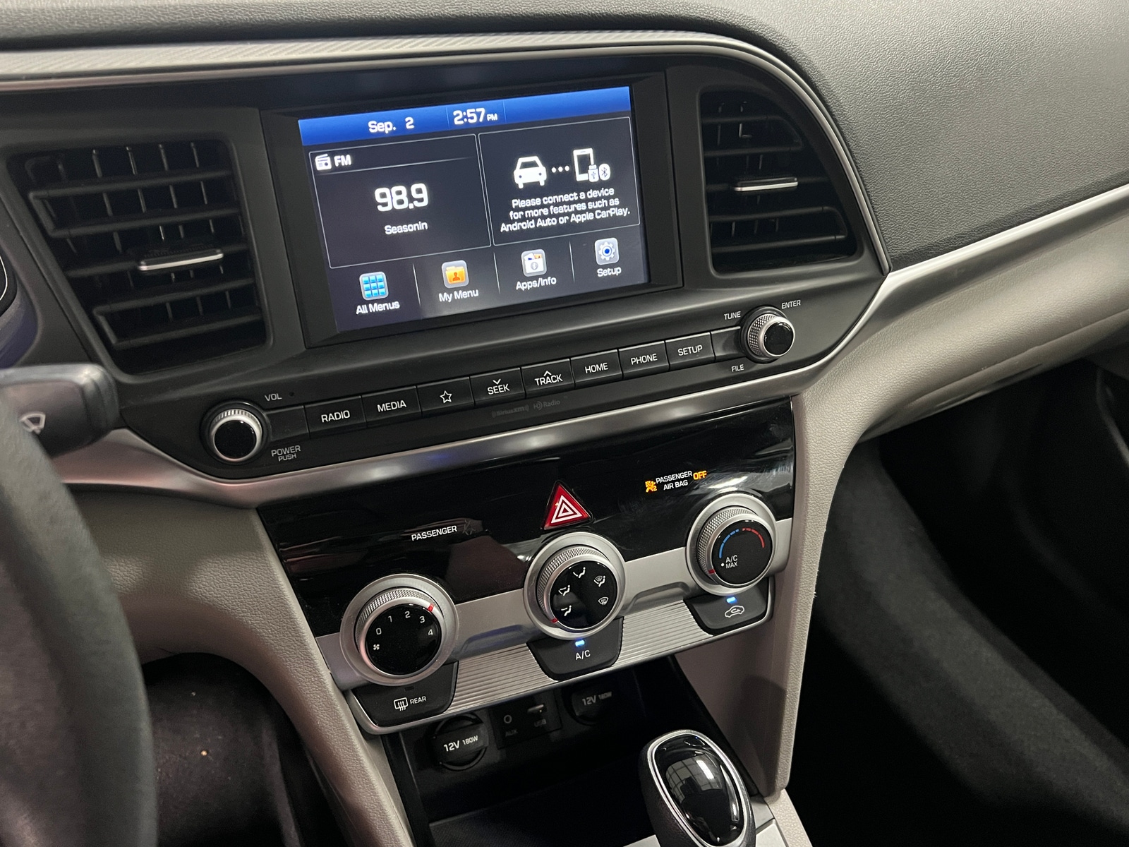 Thumbnail: 2019 Hyundai Elantra - 4