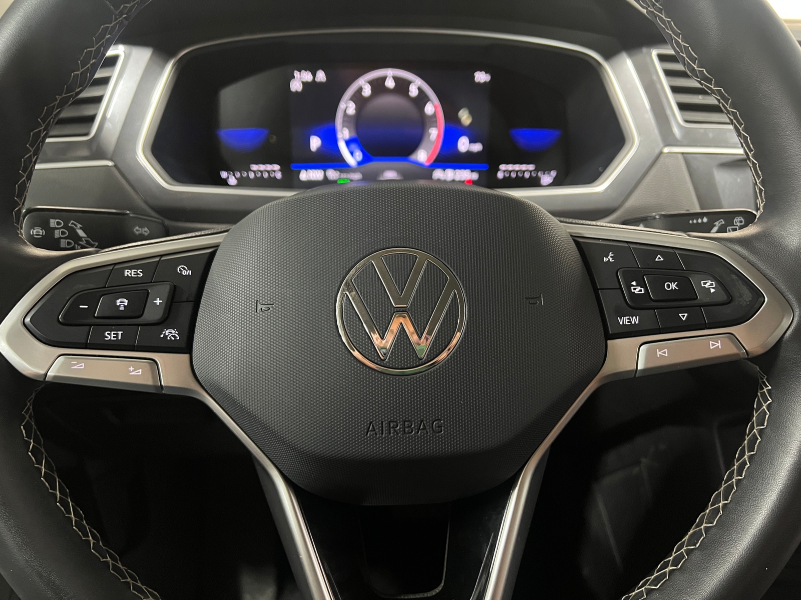Thumbnail: 2024 Volkswagen Tiguan - 4