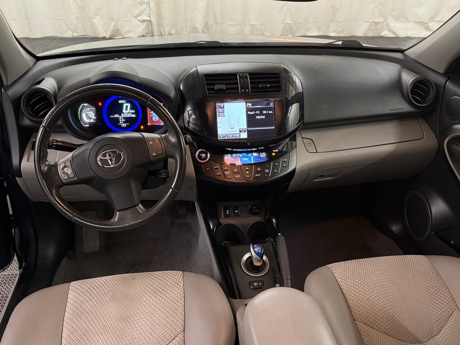 Thumbnail: 2014 Toyota RAV4 - 3