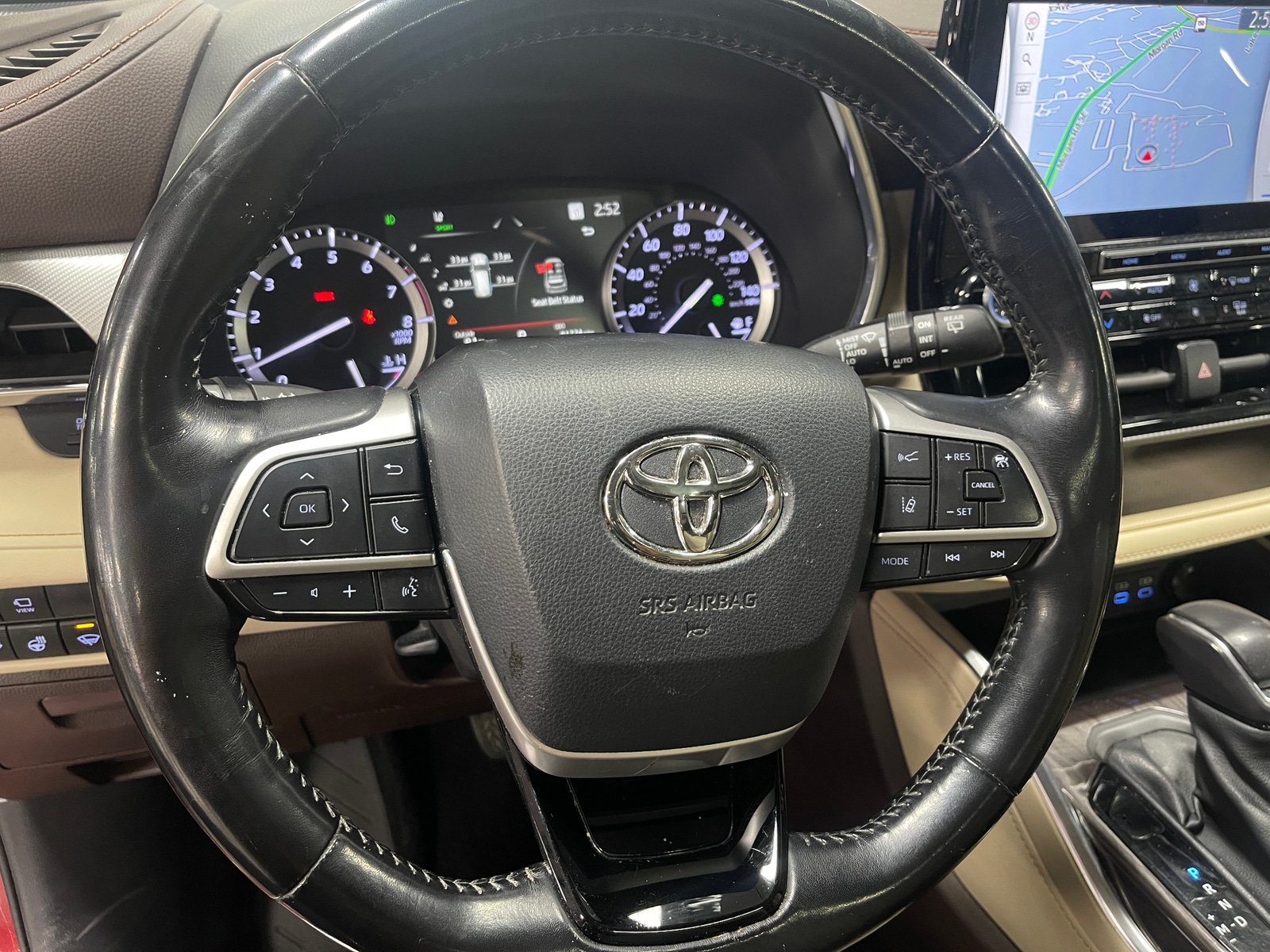Thumbnail: 2022 Toyota Highlander - 4