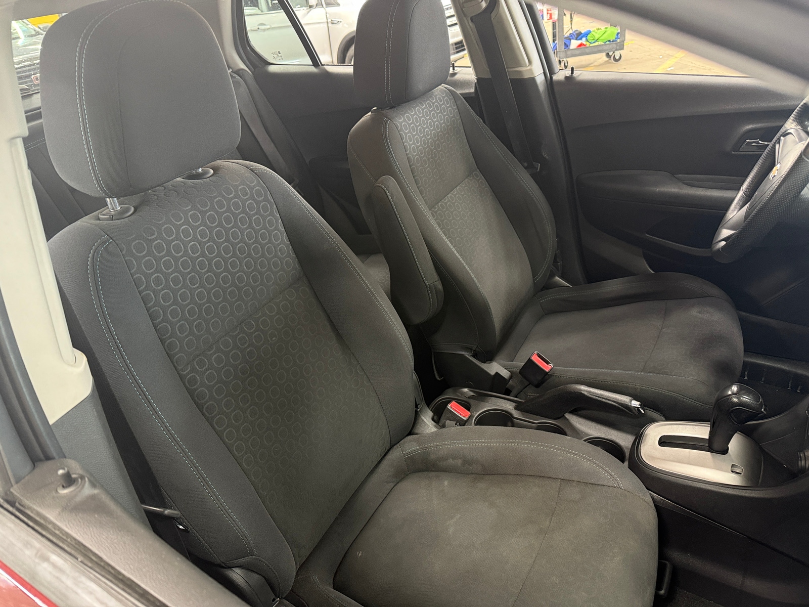 Thumbnail: 2016 Chevrolet Trax - 2