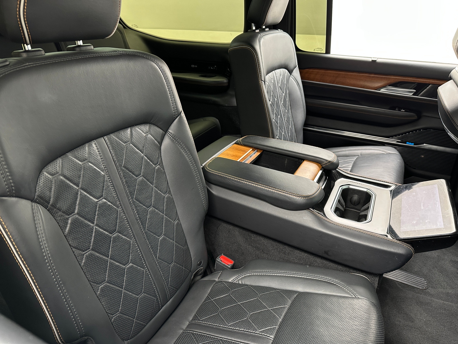Thumbnail: 2022 Jeep Grand Wagoneer - 5