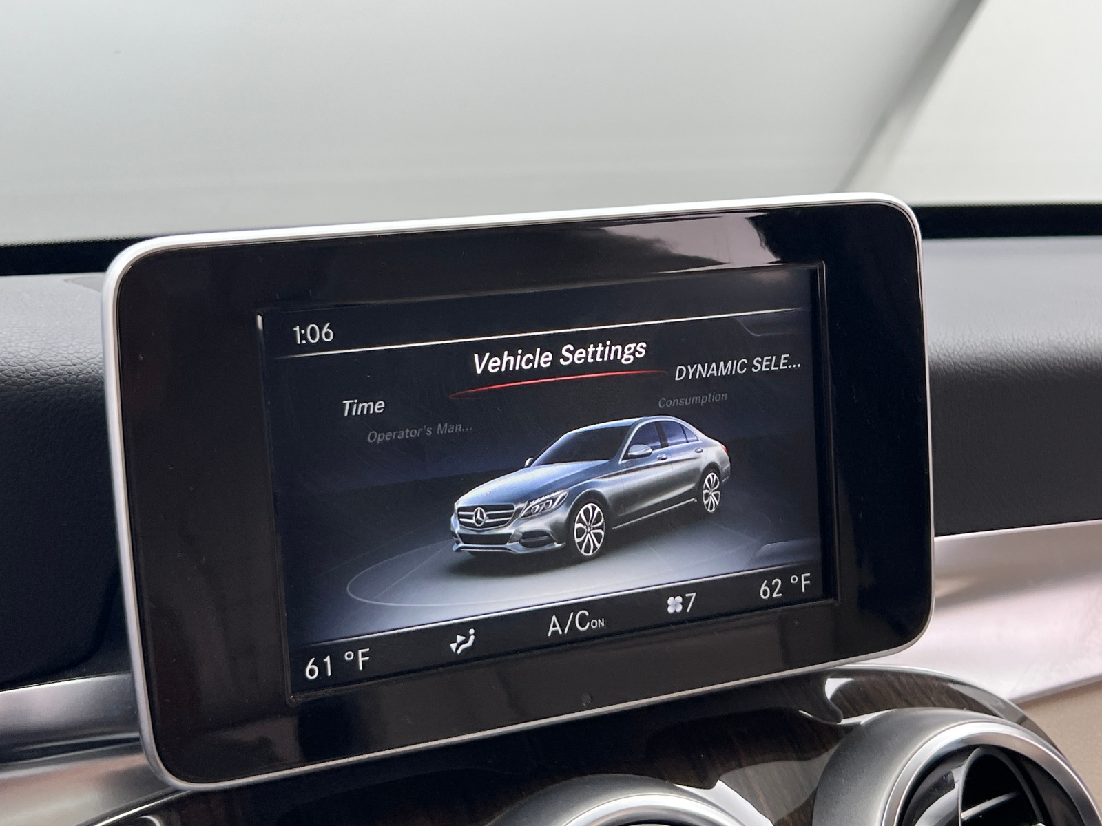 Thumbnail: 2016 Mercedes-Benz C-Class - 3