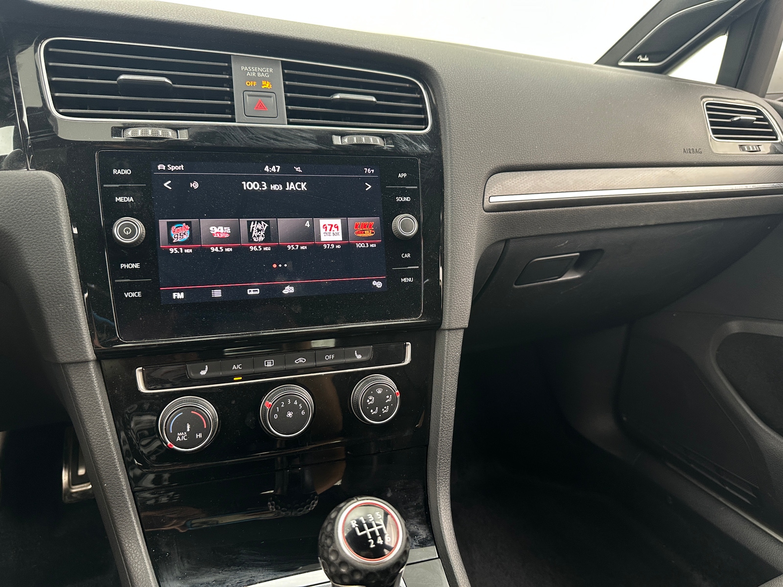 Thumbnail: 2019 Volkswagen Golf - 3