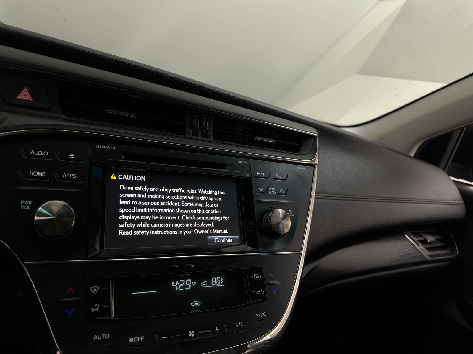 Thumbnail: 2016 Toyota Avalon - 3