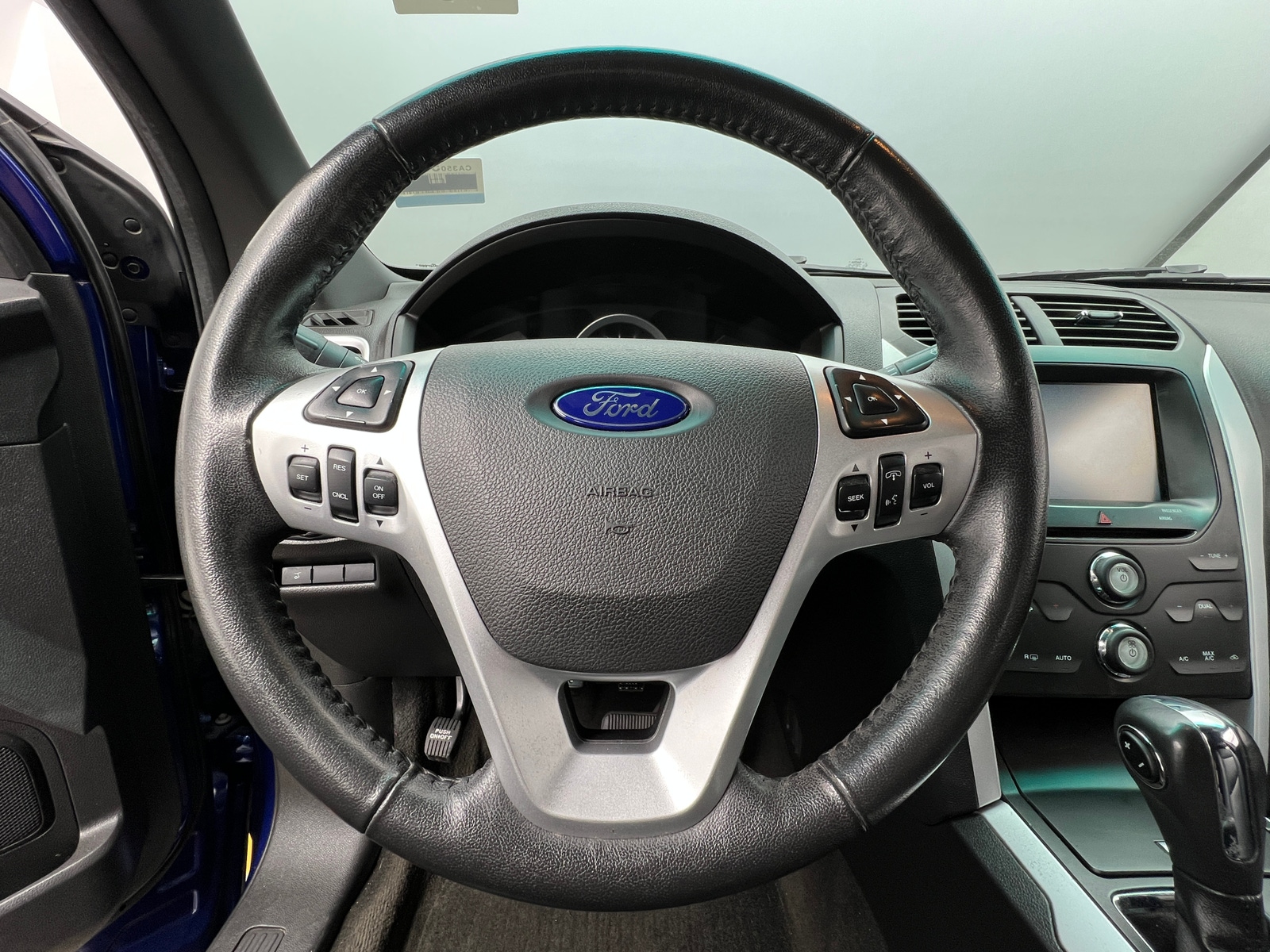Thumbnail: 2015 Ford Explorer - 4
