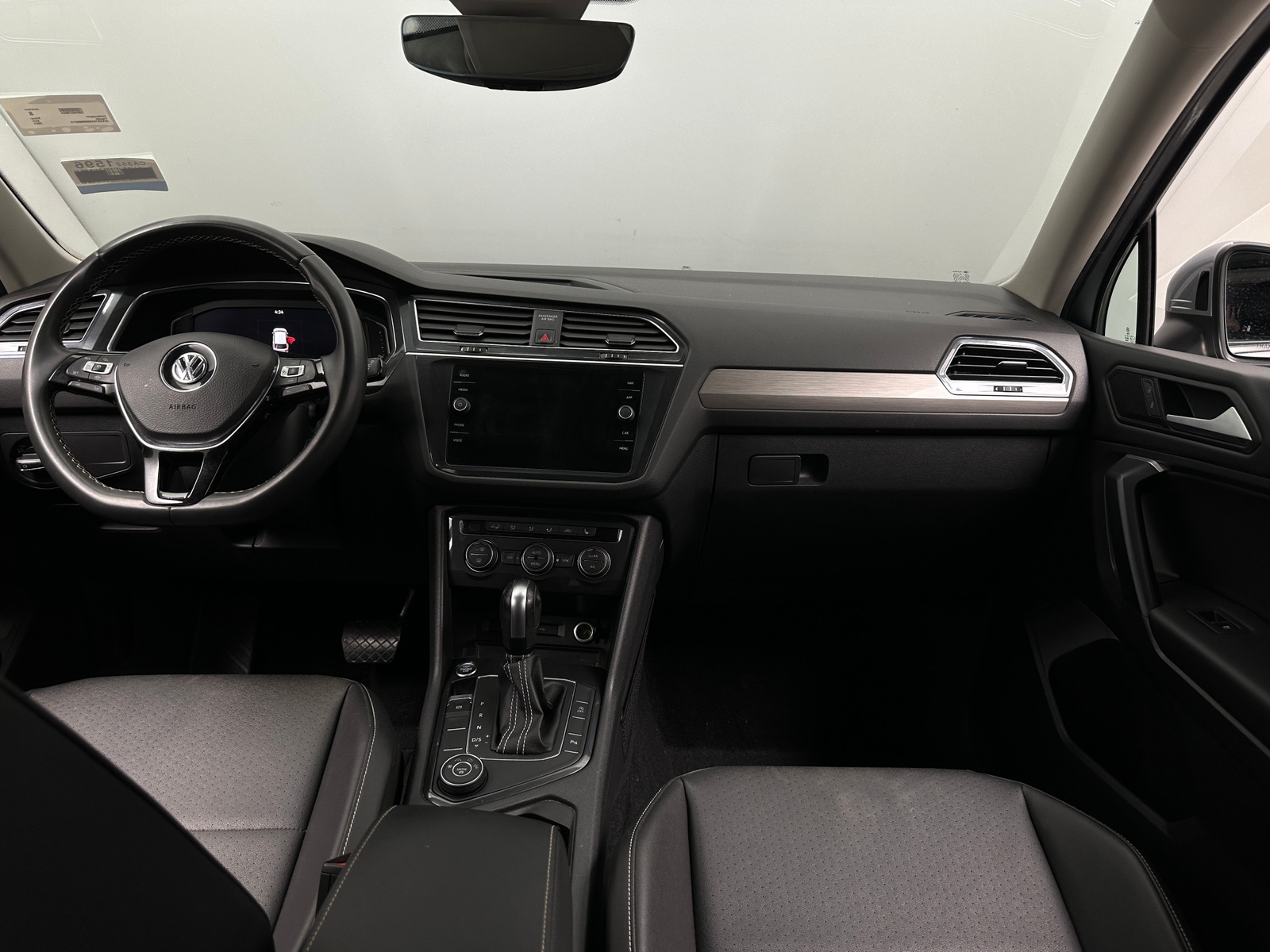 Thumbnail: 2021 Volkswagen Tiguan - 2