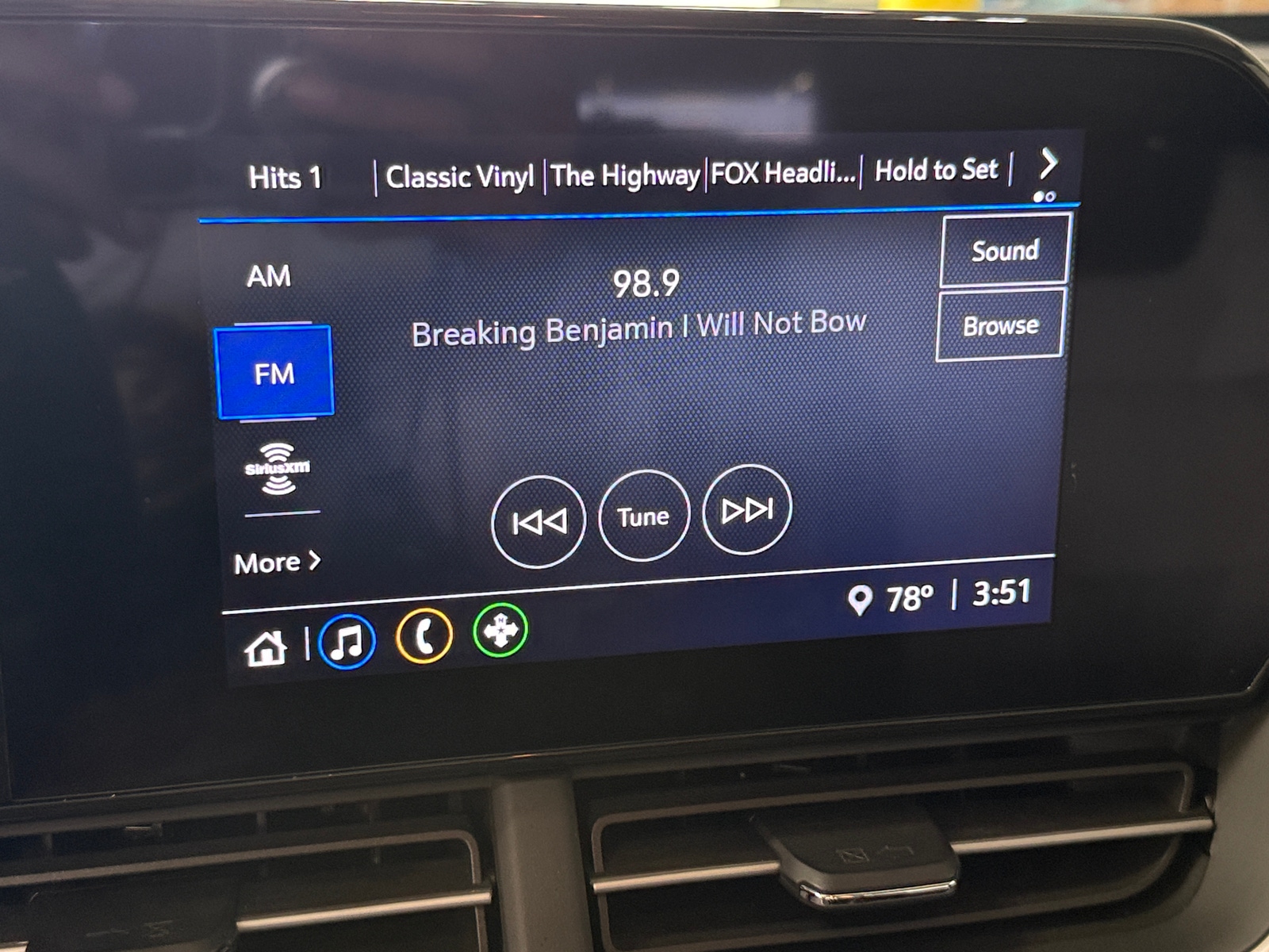 Thumbnail: 2025 Chevrolet Trax - 4