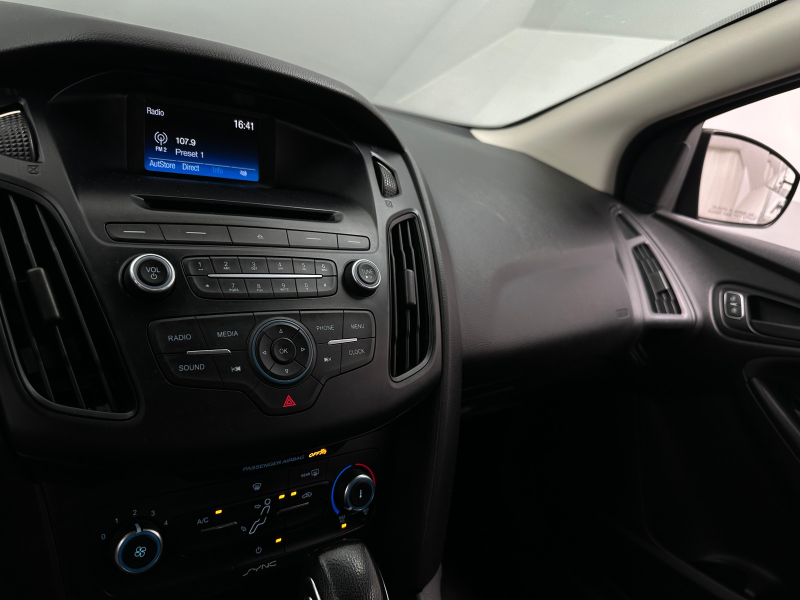 Thumbnail: 2016 Ford Focus - 4