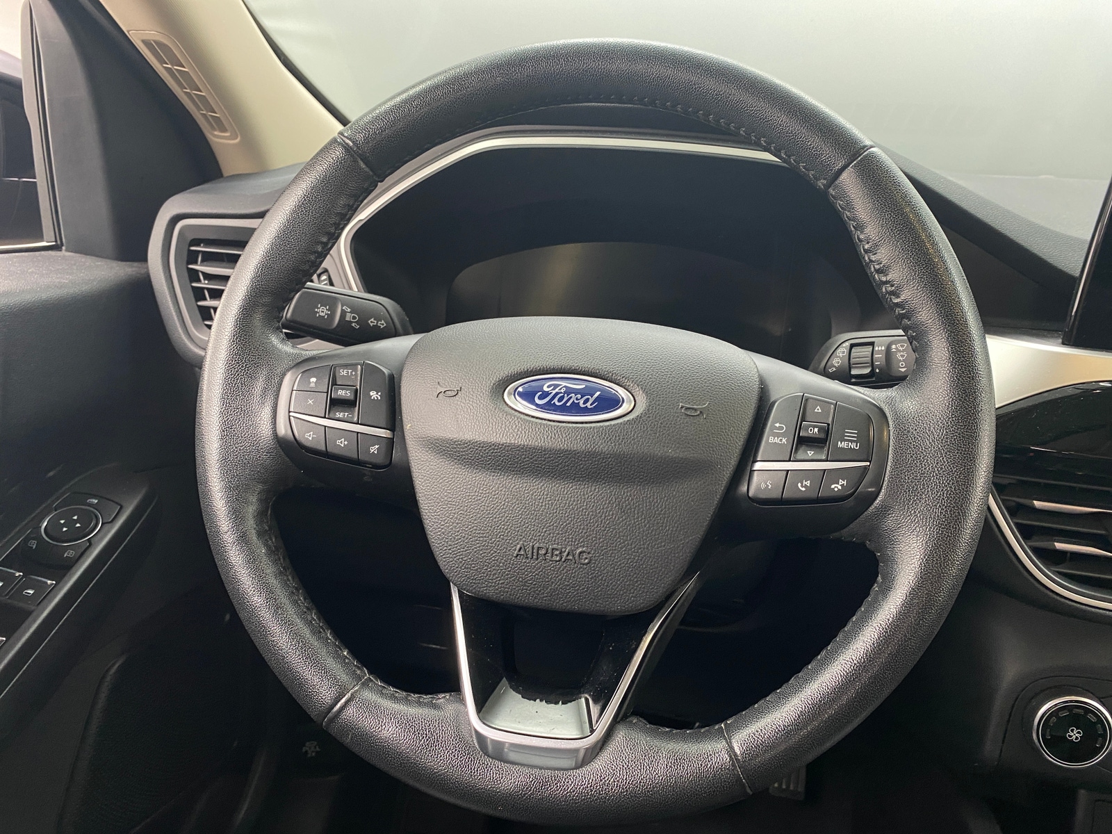 Thumbnail: 2020 Ford Escape - 4