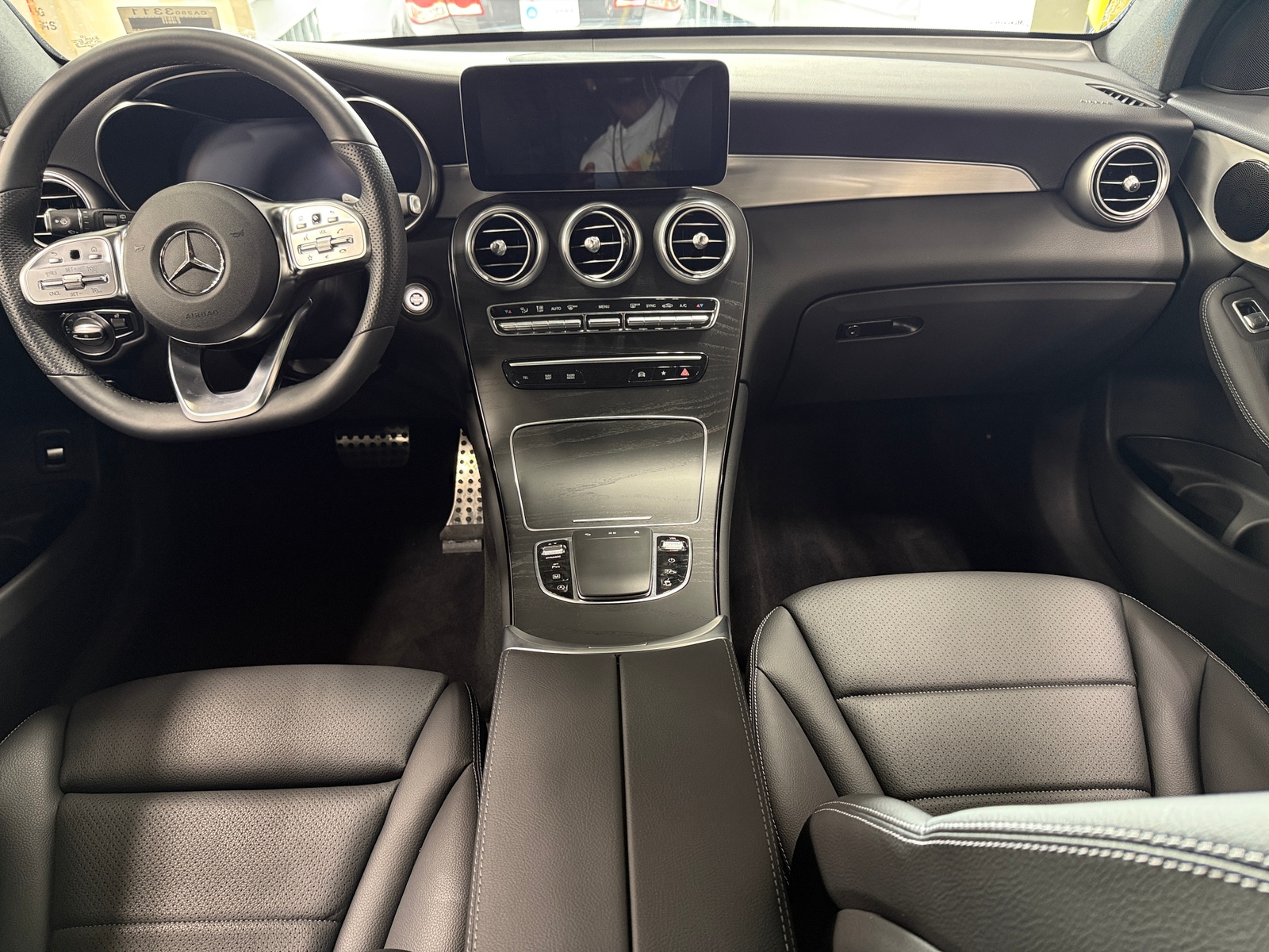 Thumbnail: 2022 Mercedes-Benz GLC - 2