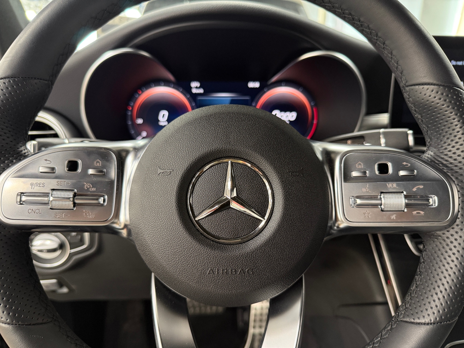 Thumbnail: 2022 Mercedes-Benz GLC - 4