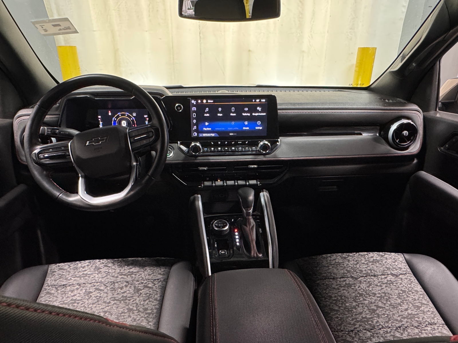 Thumbnail: 2023 Chevrolet Colorado - 2