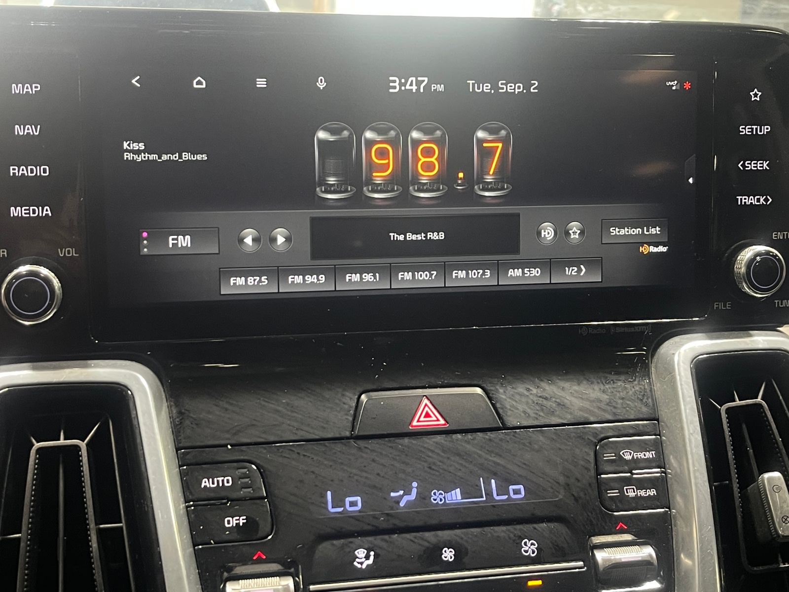 Thumbnail: 2022 Kia Sorento - 3