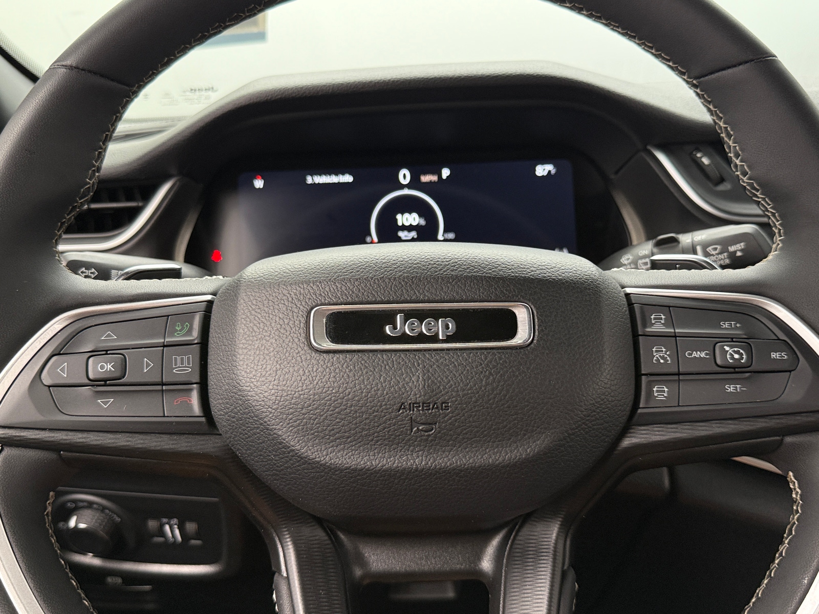Thumbnail: 2024 Jeep Grand Cherokee - 4
