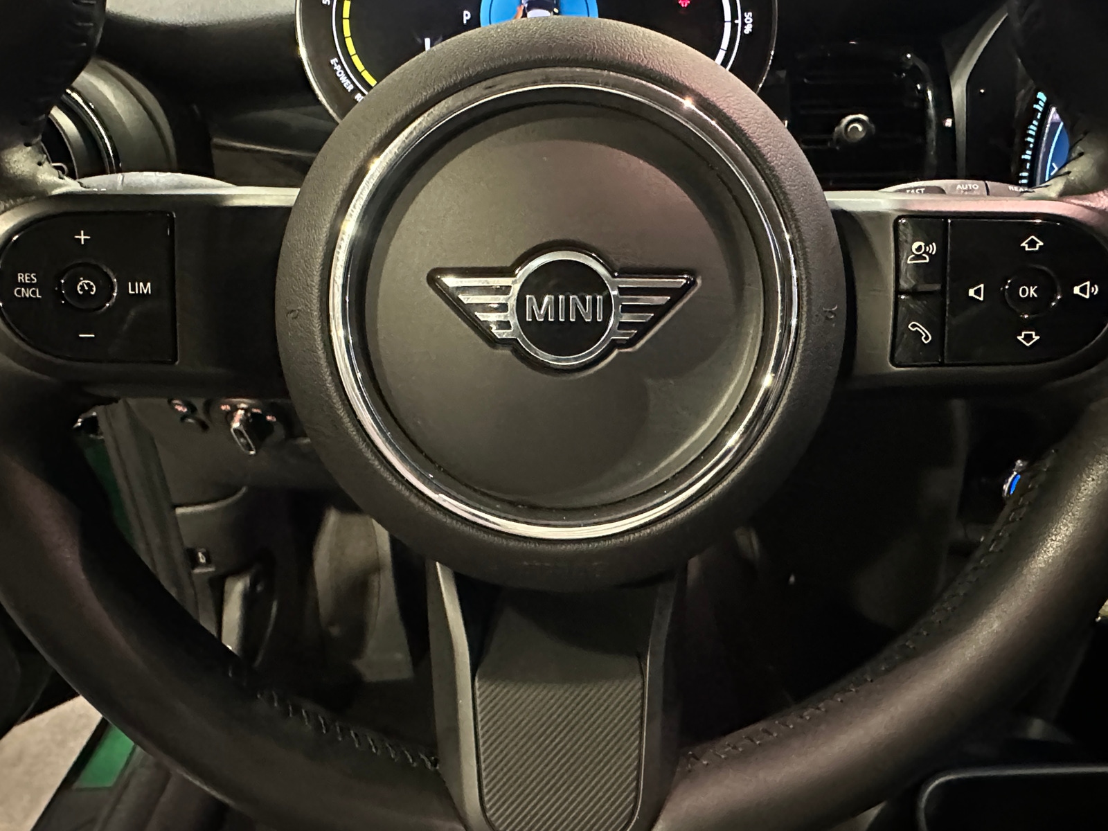 Thumbnail: 2022 MINI Cooper Hardtop - 4