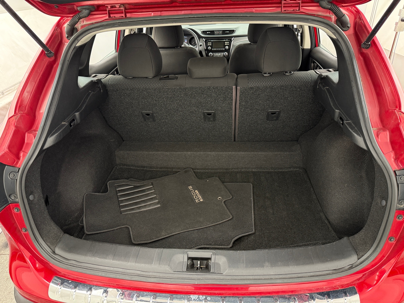 Thumbnail: 2017 Nissan Rogue Sport - 7