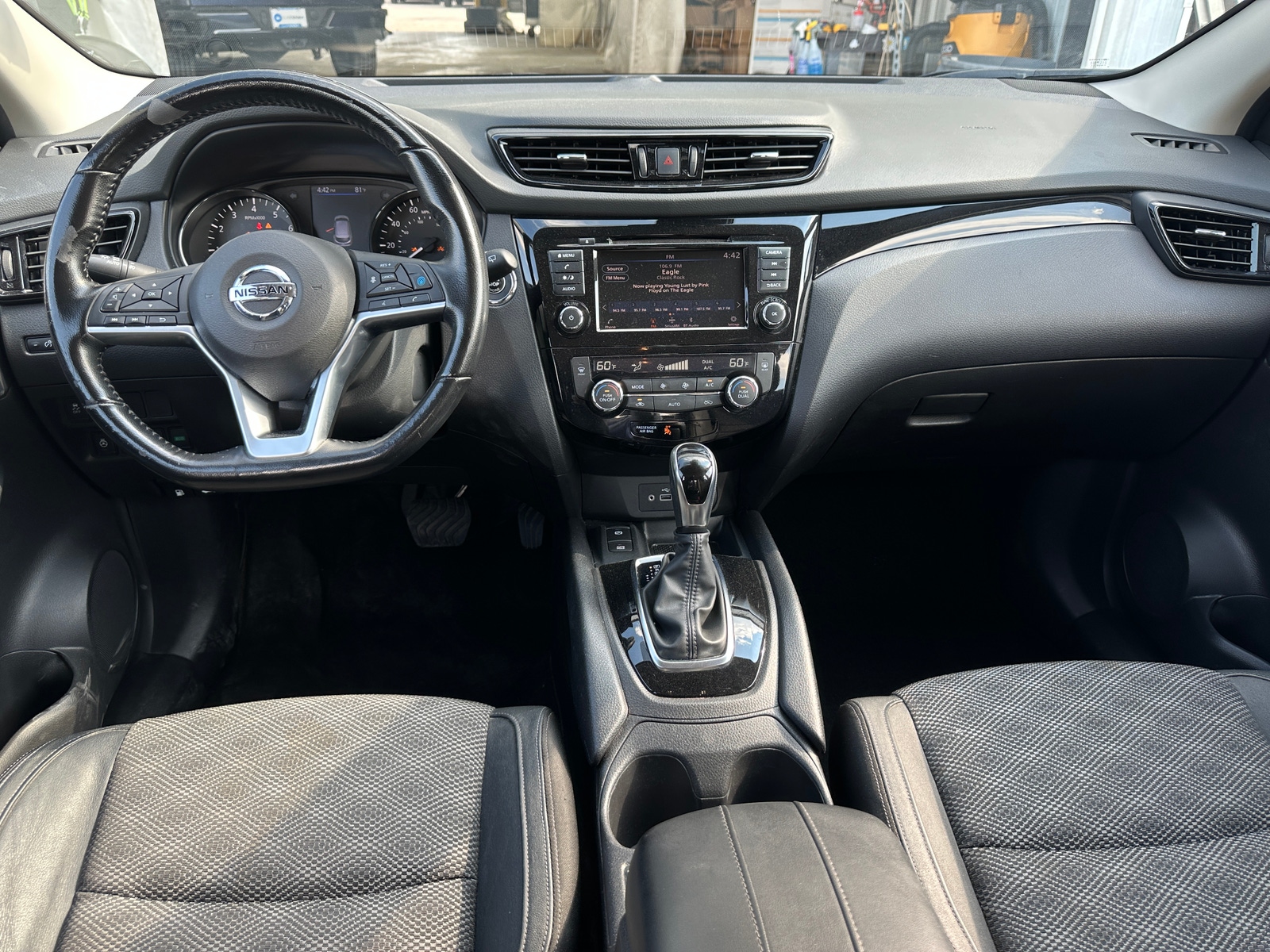 Thumbnail: 2022 Nissan Rogue Sport - 2