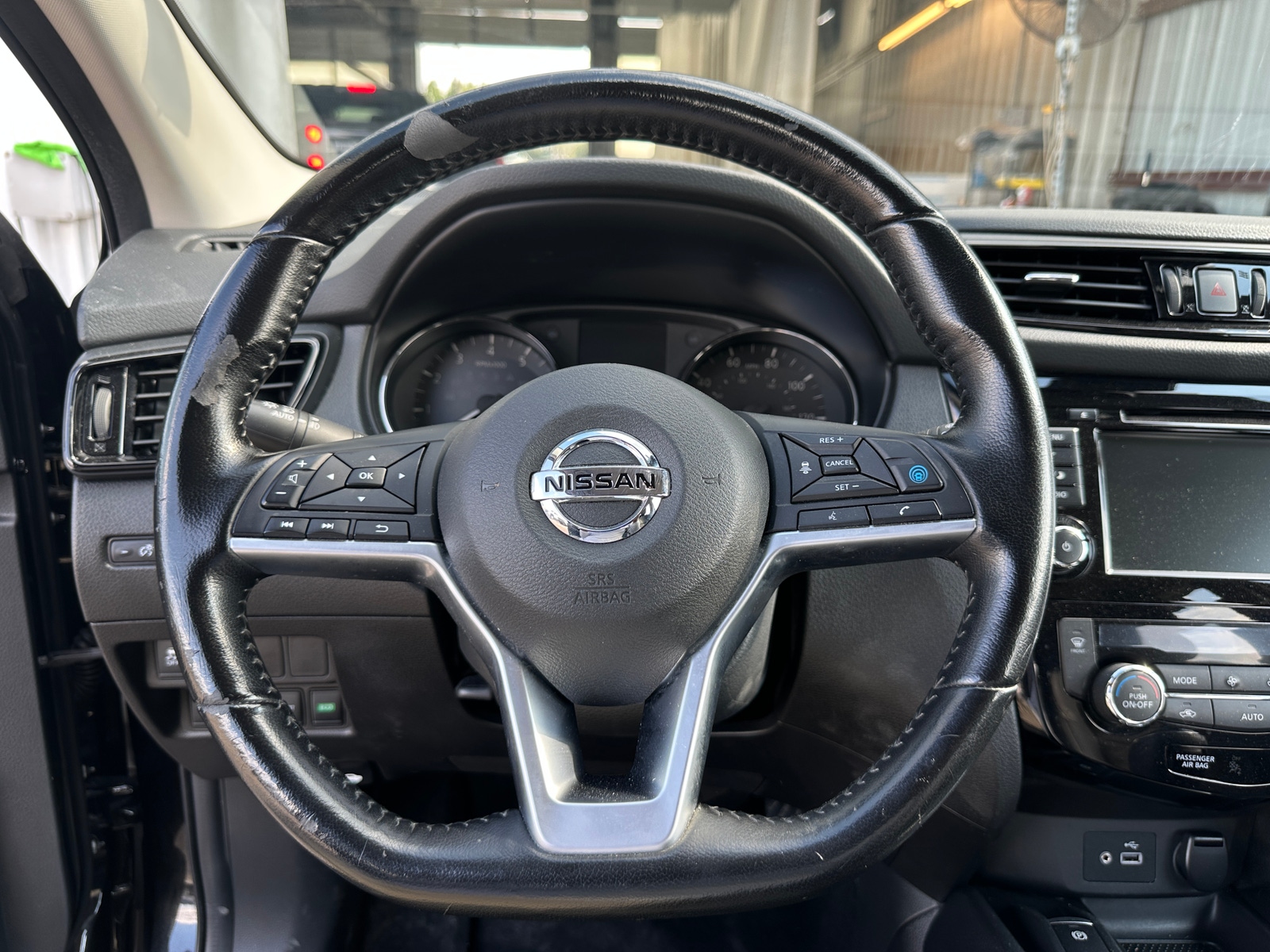Thumbnail: 2022 Nissan Rogue Sport - 4