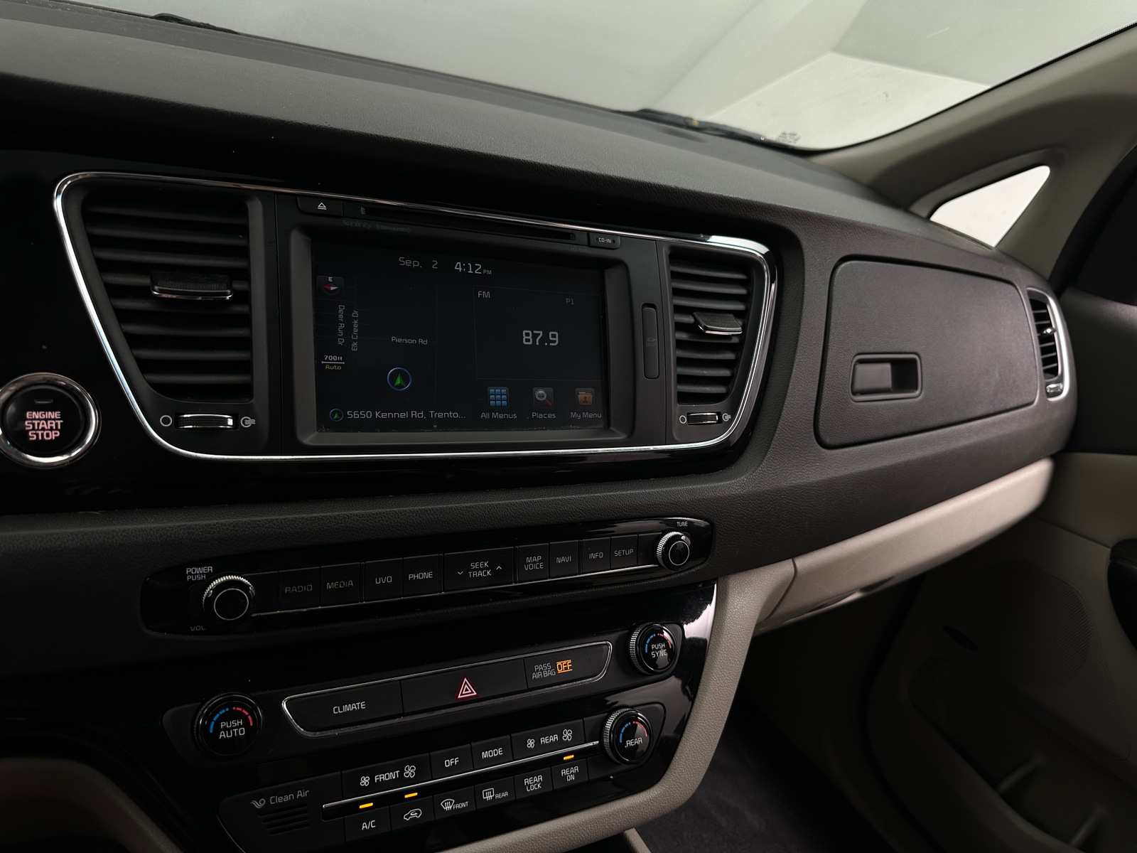 Thumbnail: 2018 Kia Sedona - 3