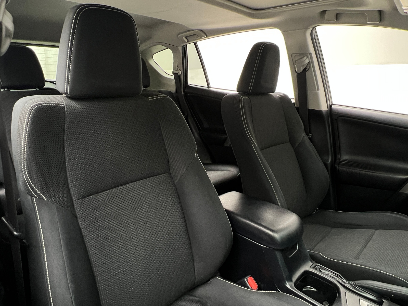 Thumbnail: 2016 Toyota RAV4 - 2